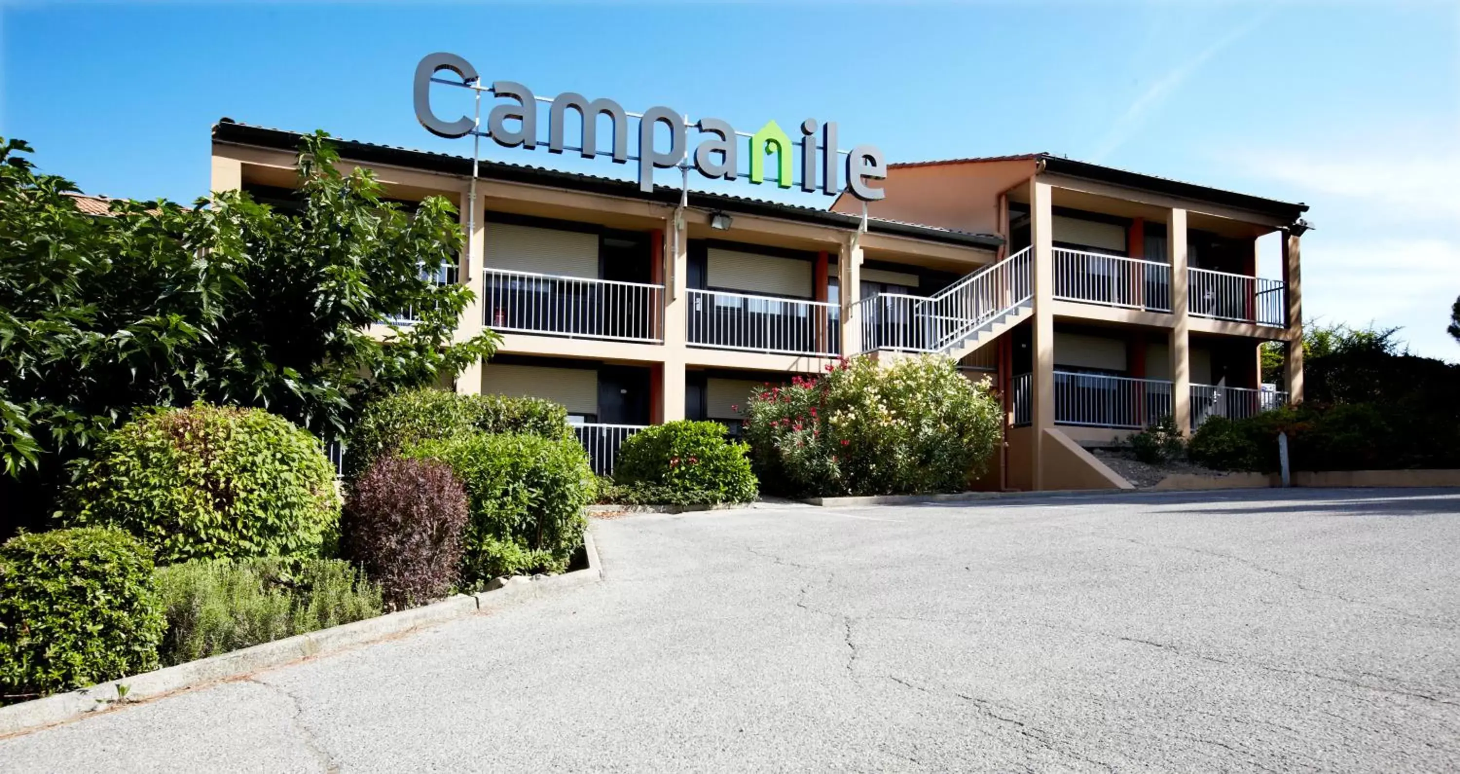 Facade/entrance, Property Building in Campanile Manosque