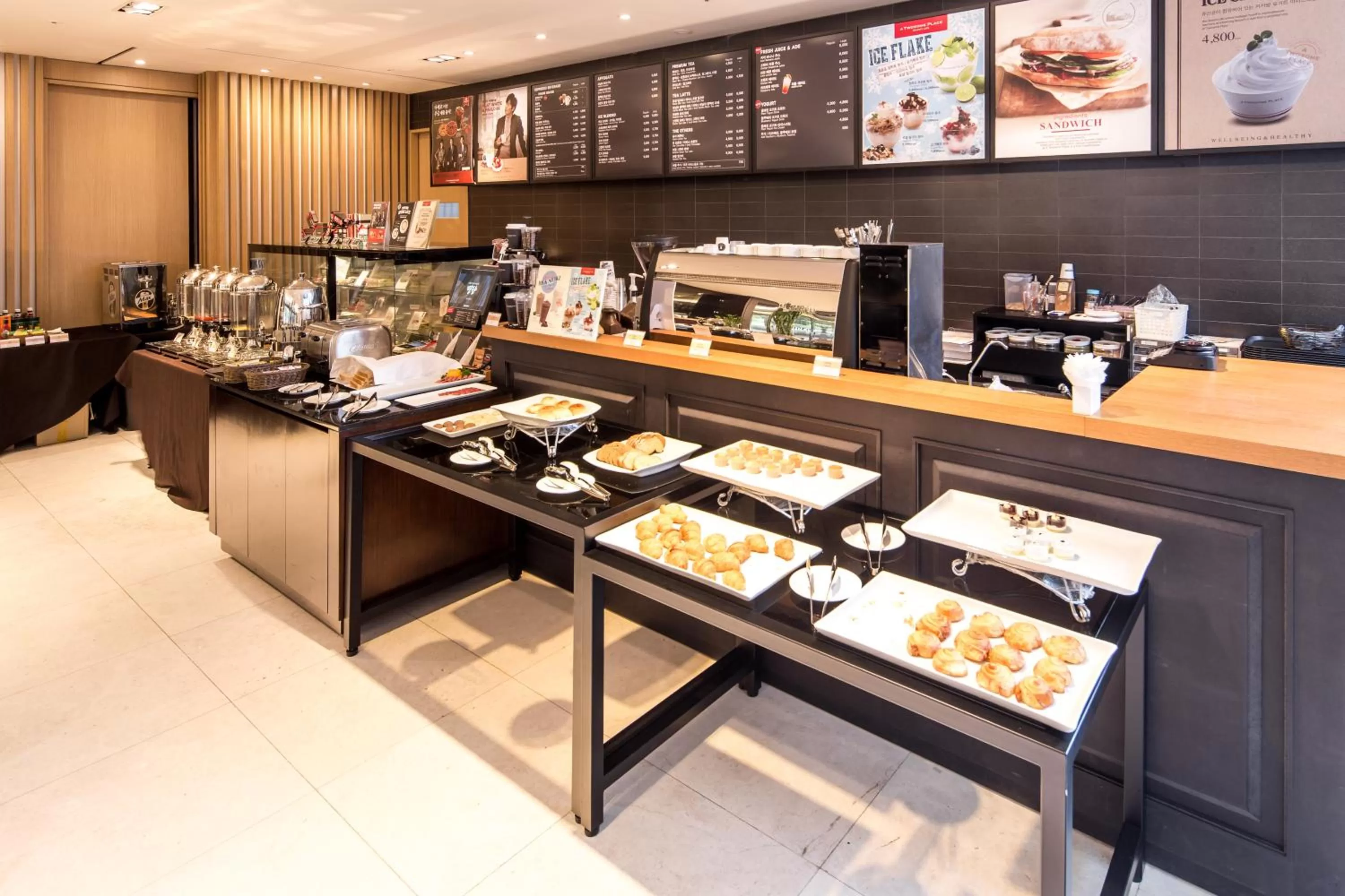 Restaurant/places to eat in Golden Seoul Hotel