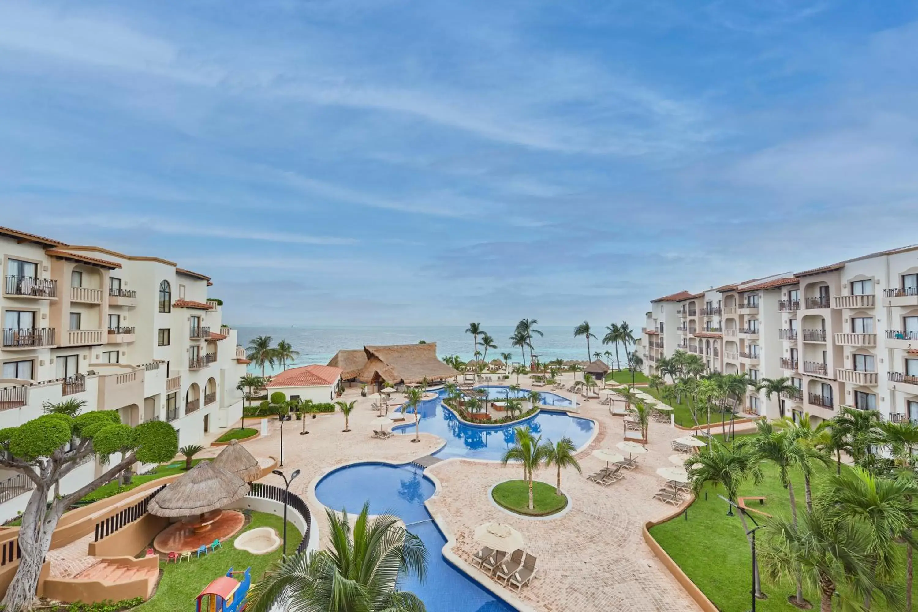 Swimming pool, Pool View in Fiesta Americana Cancun Villas