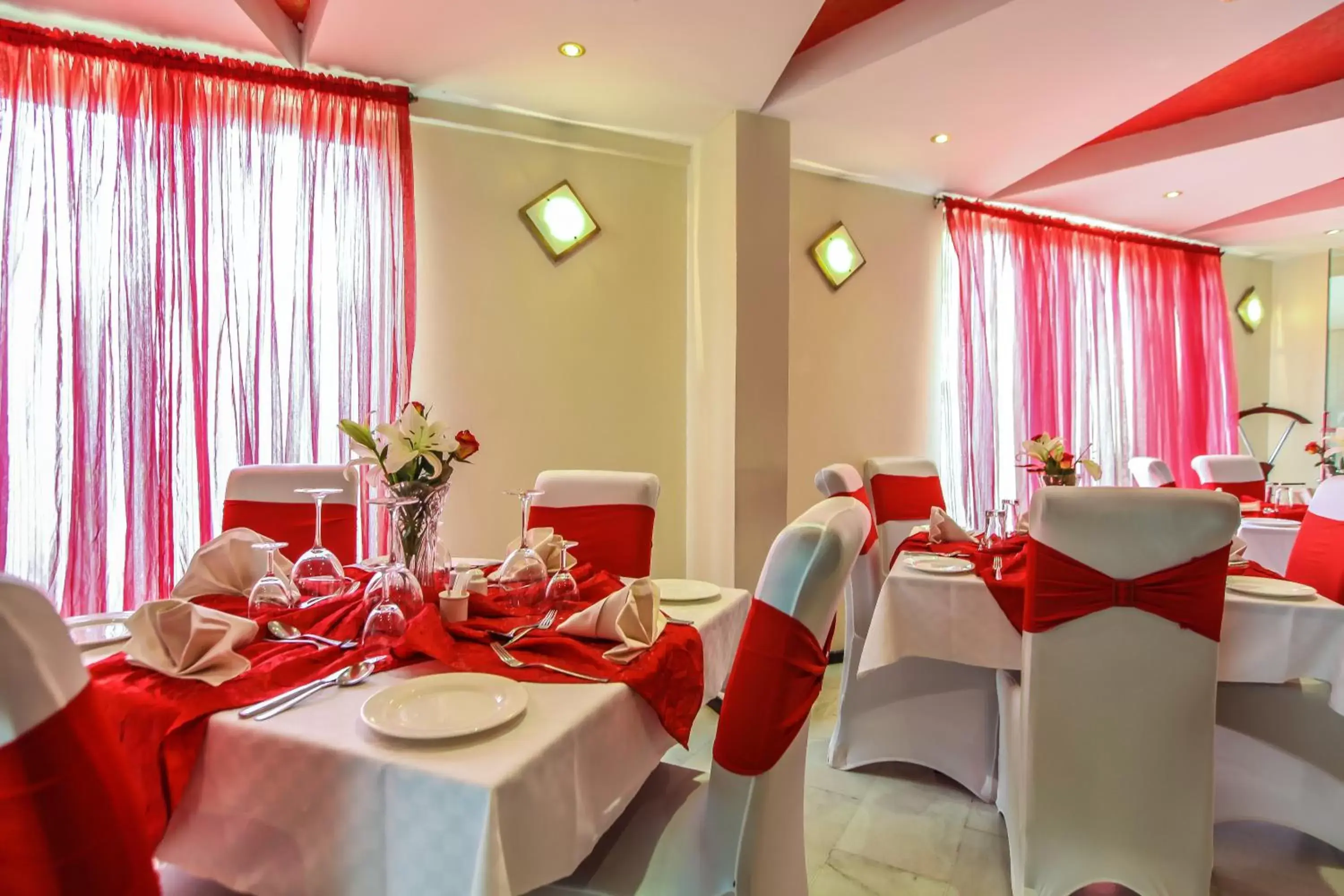 Banquet/Function facilities, Restaurant/Places to Eat in The Monarch Boutique Hotel
