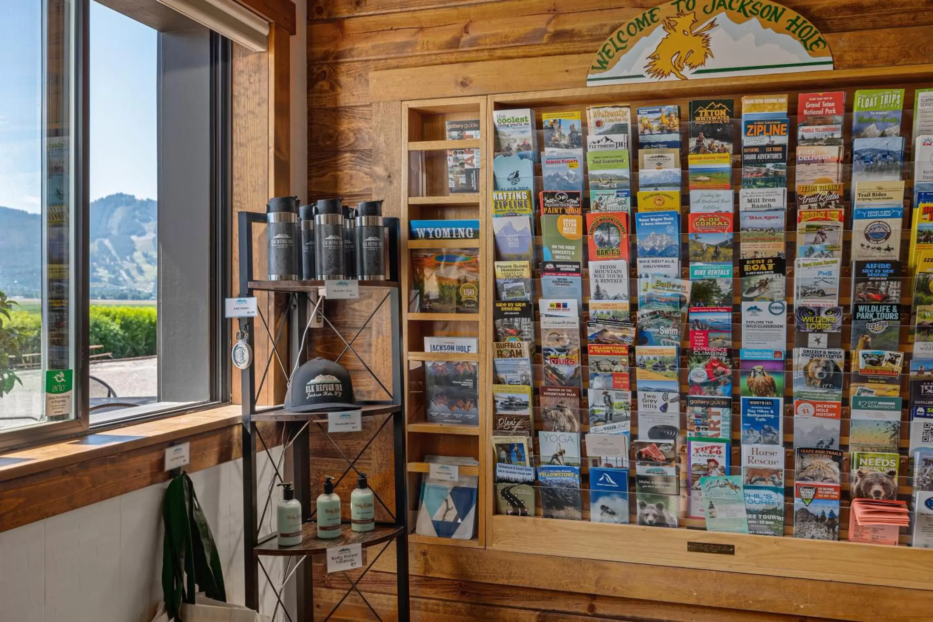 Lobby or reception in Elk Refuge Inn