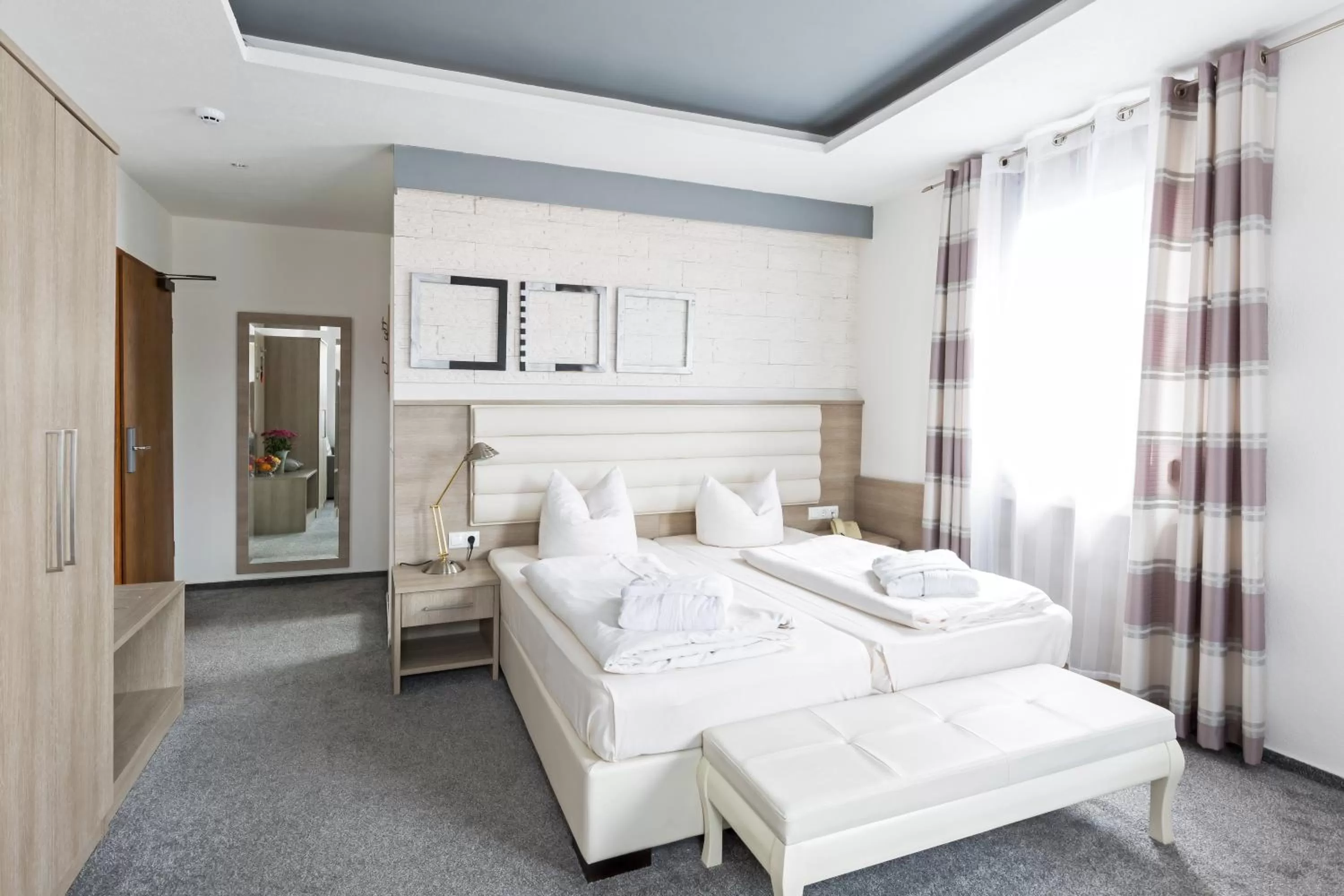 Day, Bed in Bavaria Hotel Münchner Hof Superior