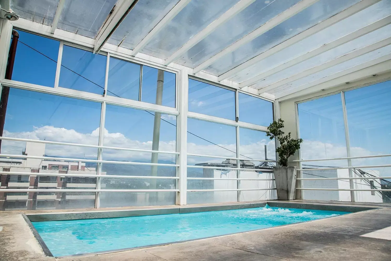 Swimming Pool in Hotel Mendoza