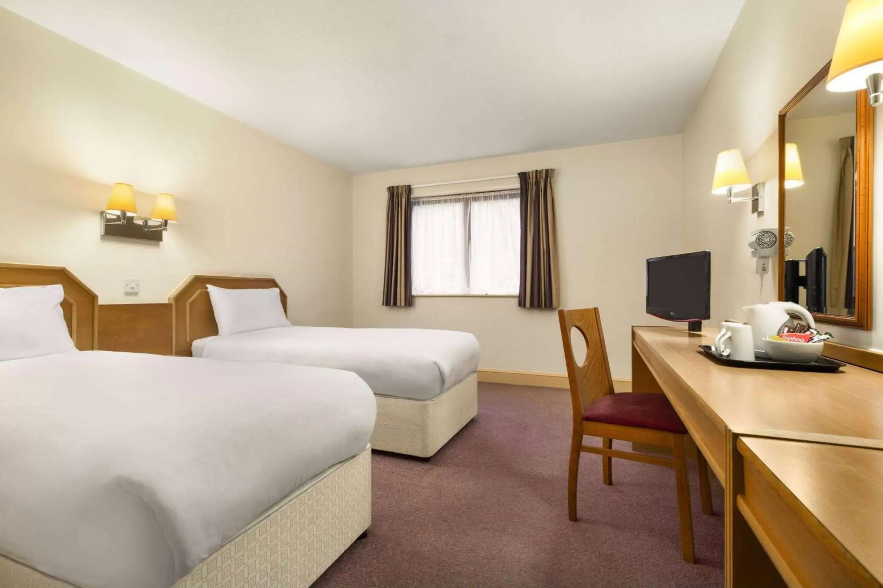 Photo of the whole room, Bed in Days Inn by Wyndham Sevenoaks Clacket Lane