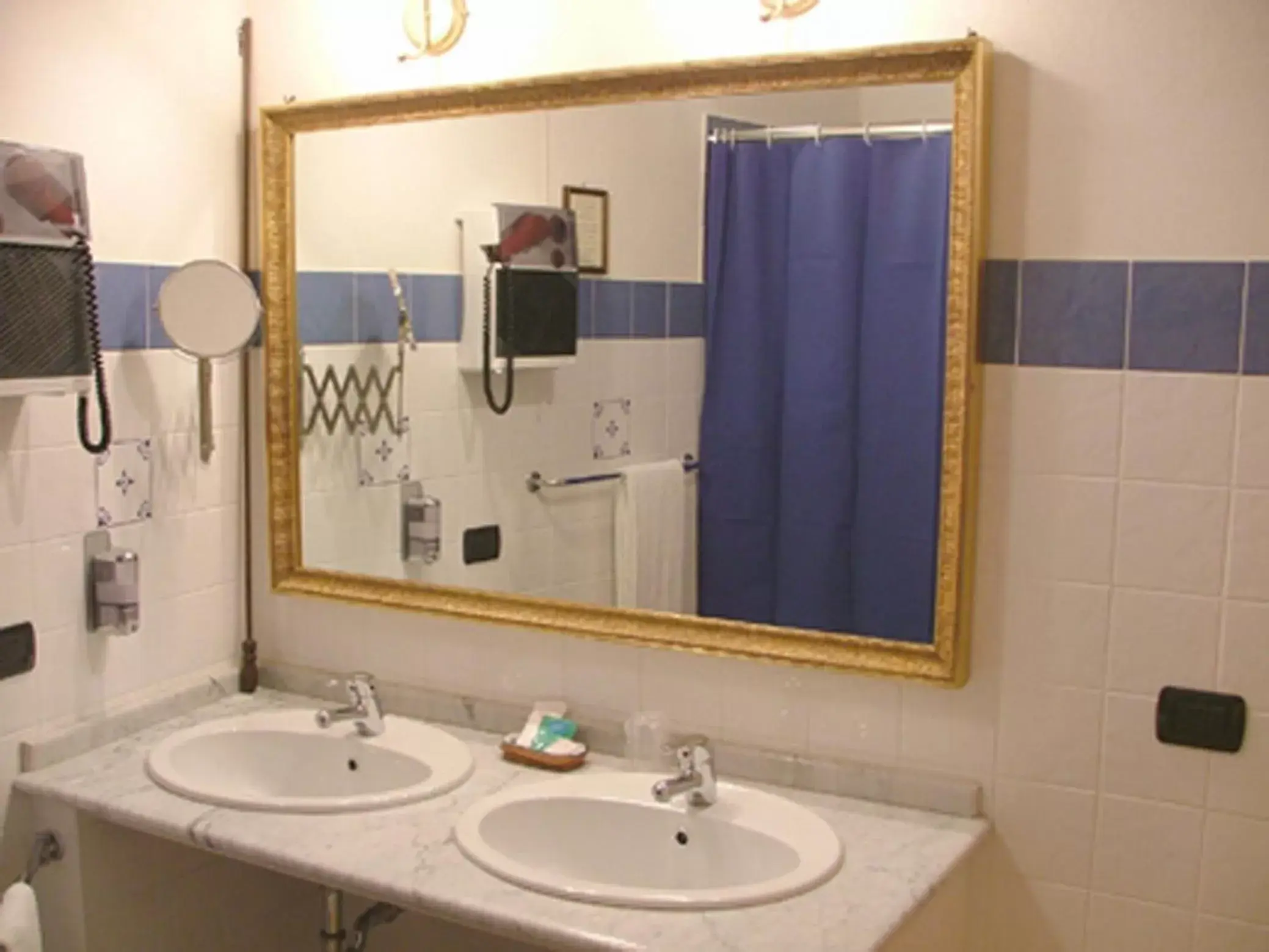 Bathroom in Hotel Relais Modica