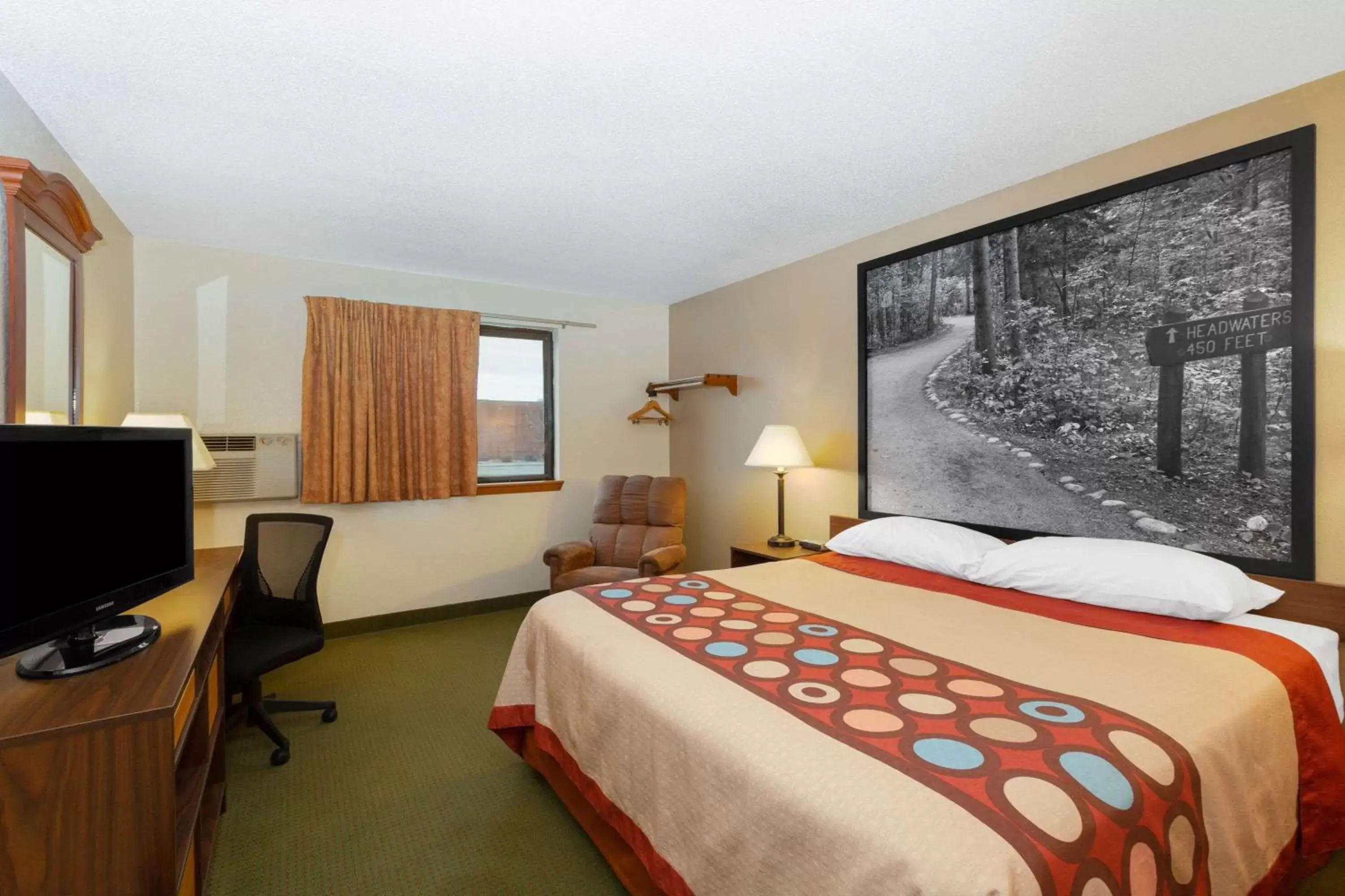 Photo of the whole room in Super 8 by Wyndham Bemidji MN