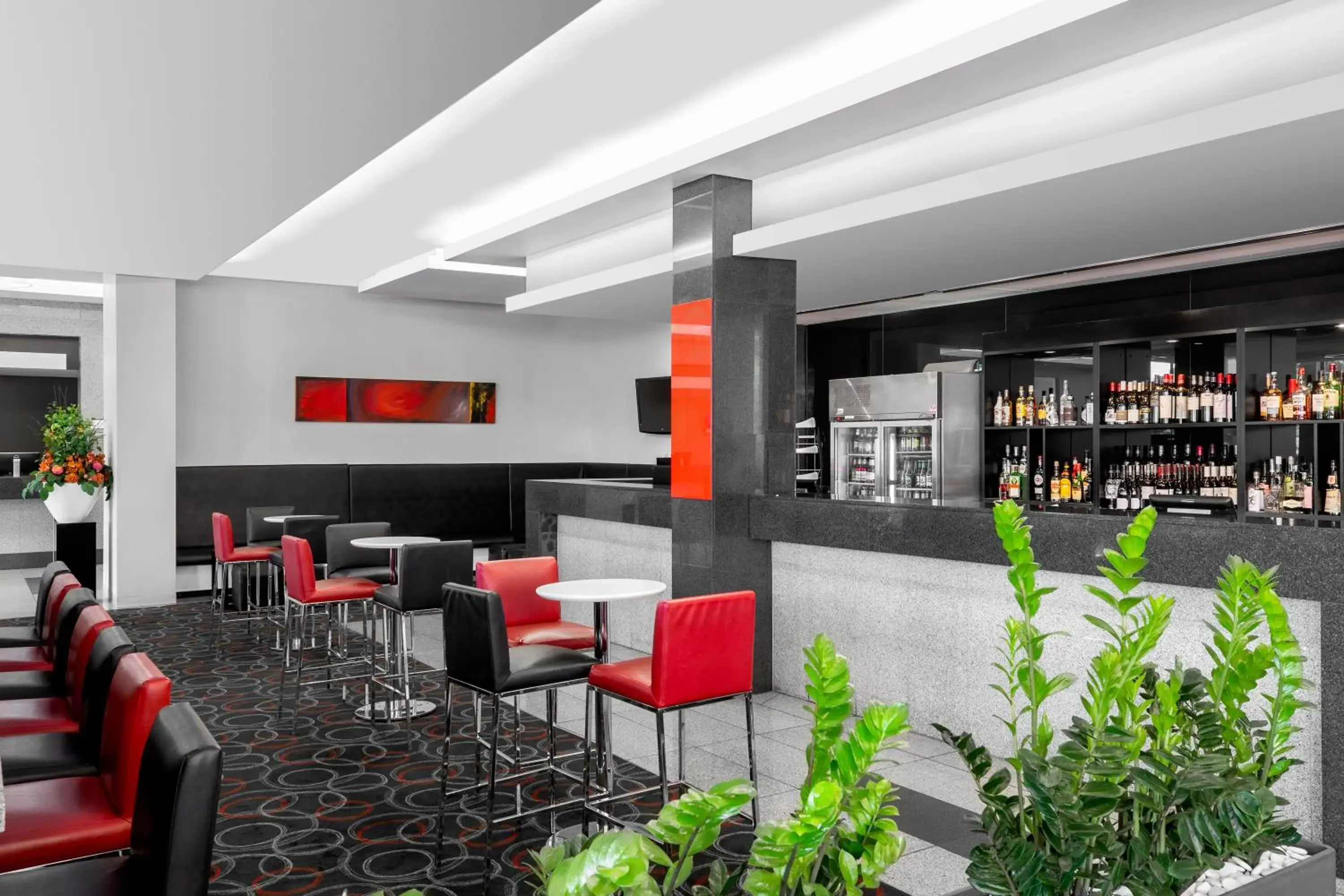 Restaurant/places to eat, Lounge/Bar in Mantra Melbourne Airport