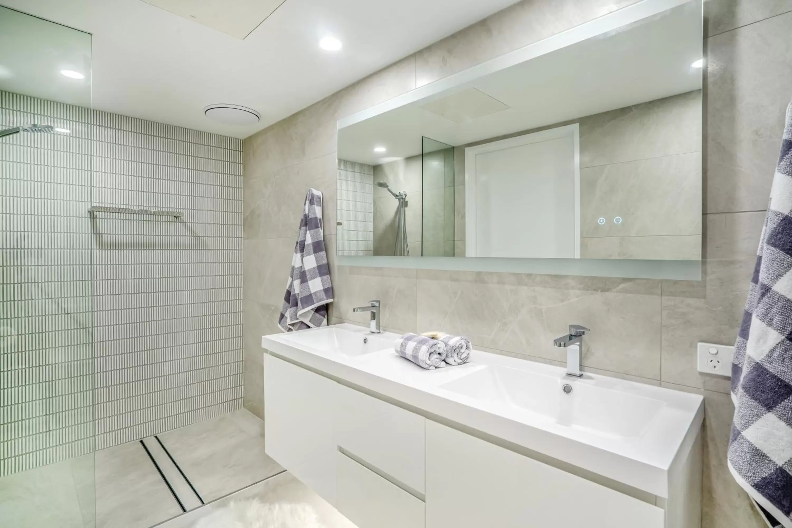 Bathroom in Pacific Plaza Apartments