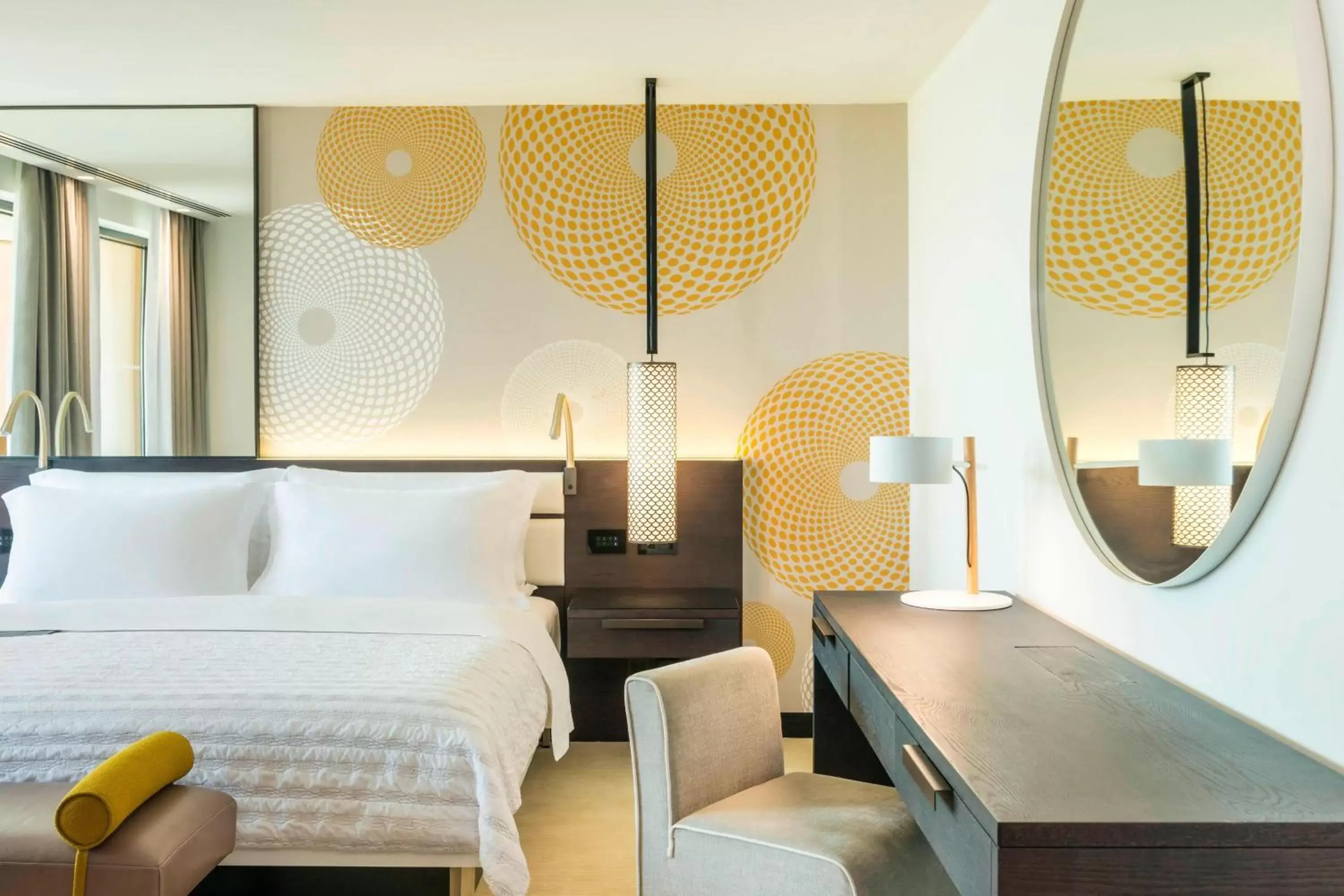 Bedroom, Bed in Le Royal Meridien Beach Resort & Spa Dubai