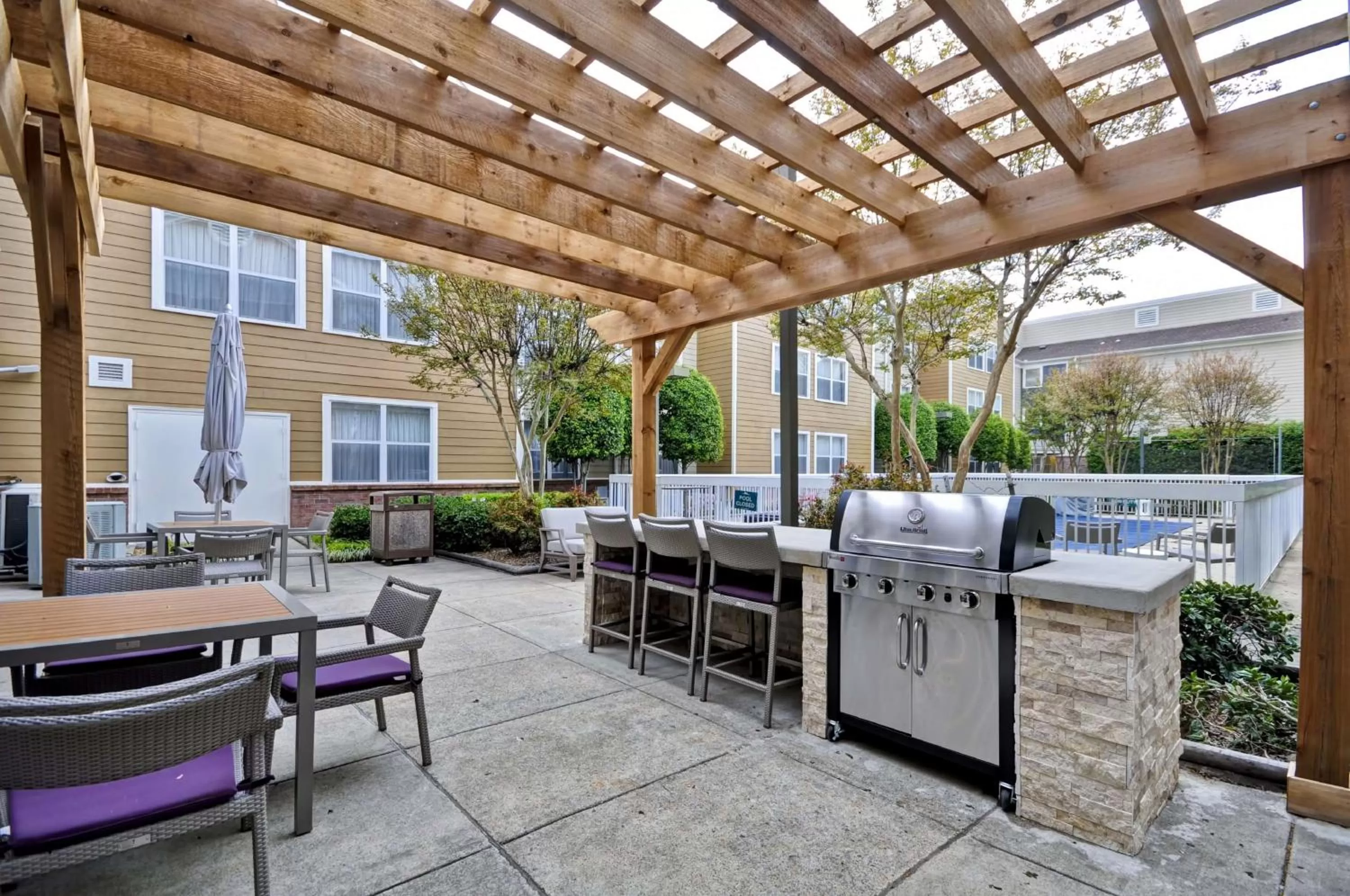 Patio in Homewood Suites Memphis Germantown