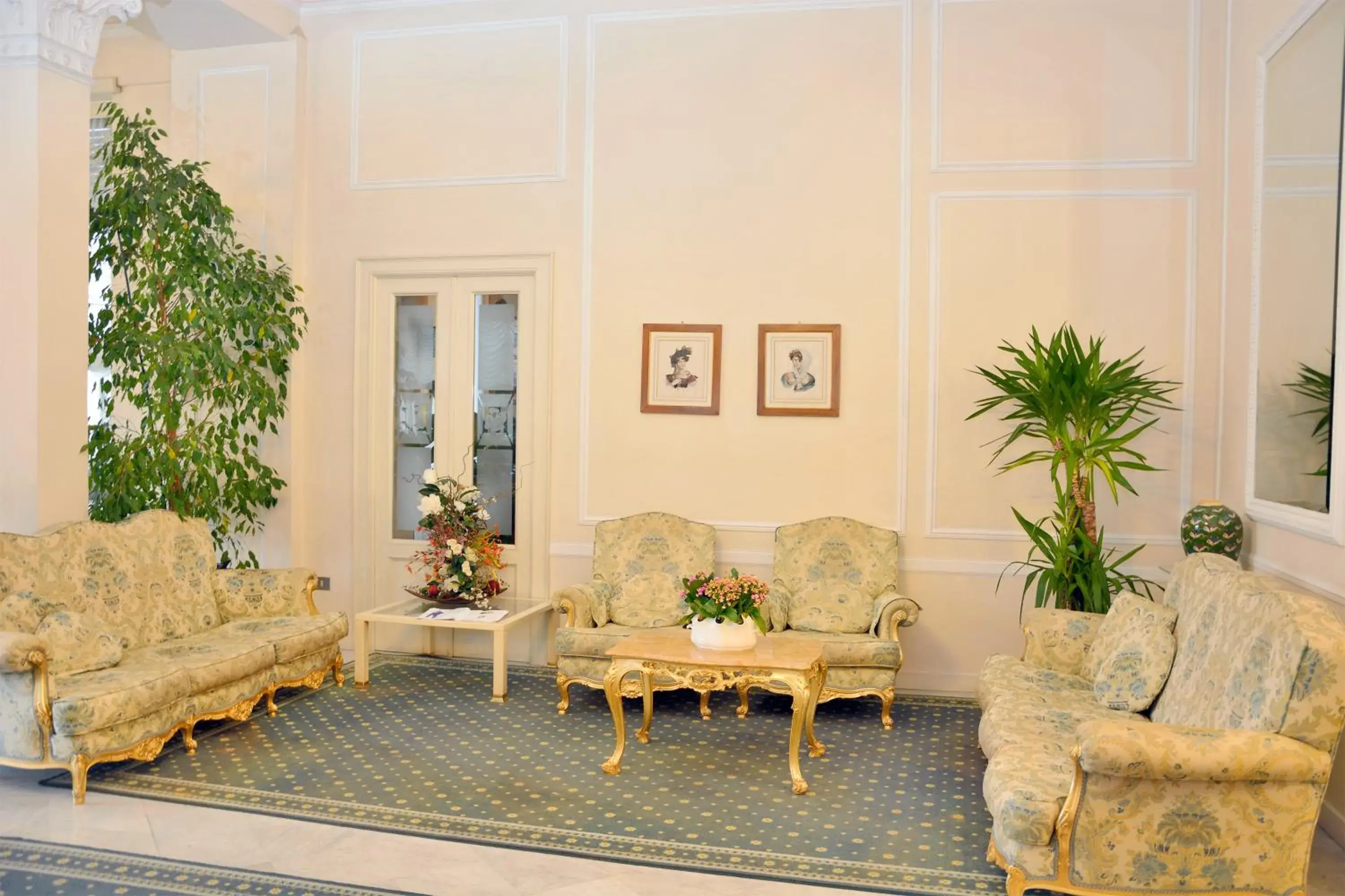 Seating Area in Grand Hotel Menaggio