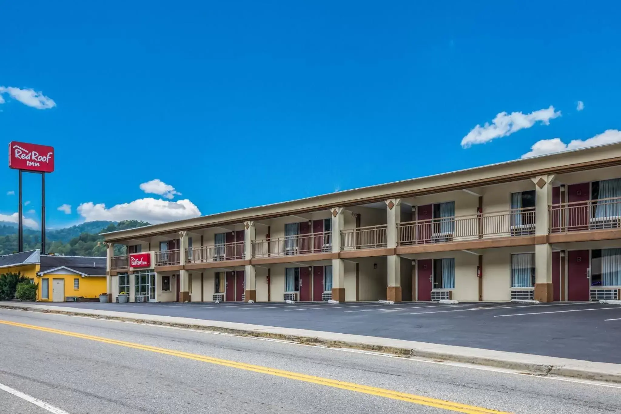 Property Building in Red Roof Inn Forrest City