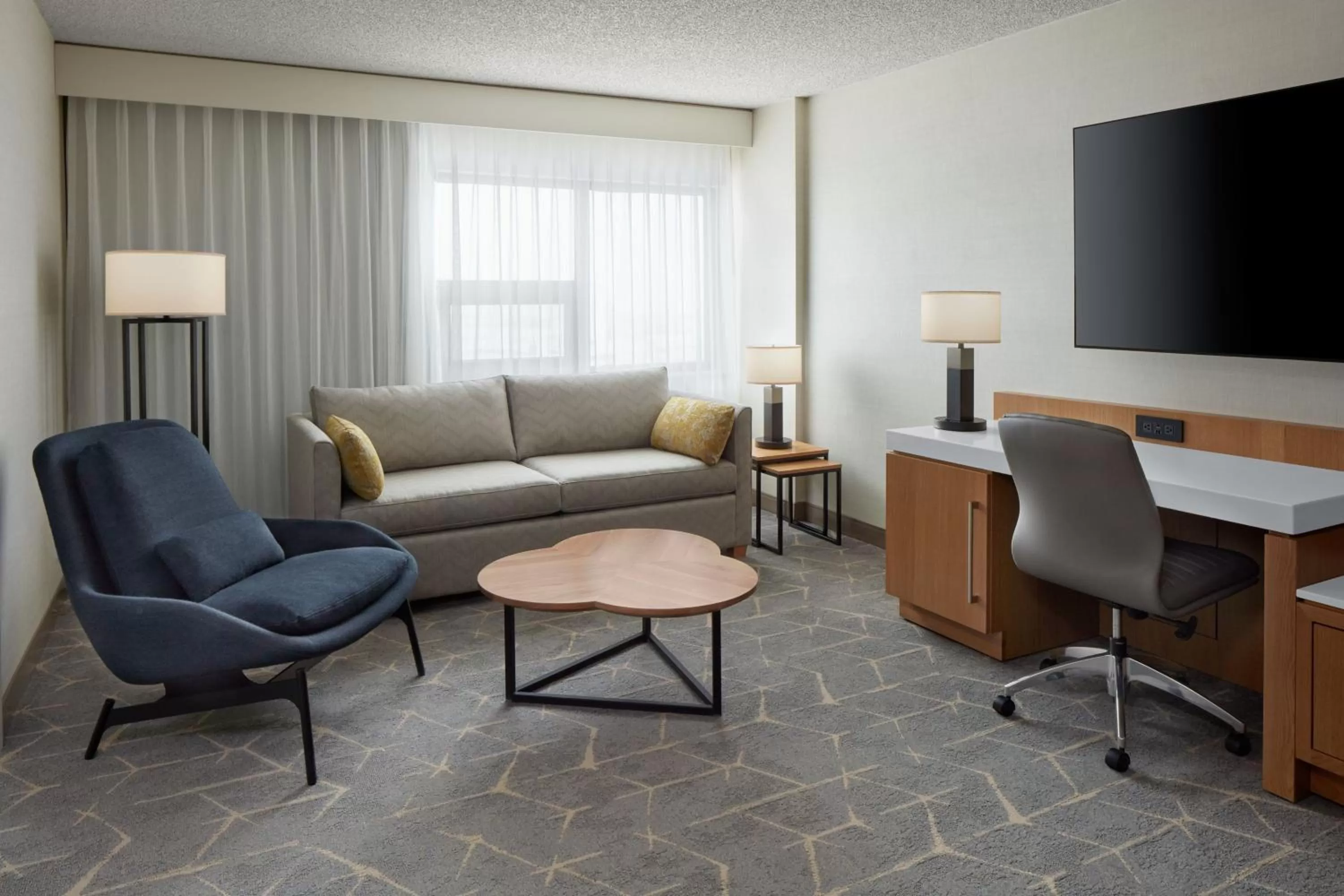 Living room in Delta Hotels Calgary Airport In-Terminal