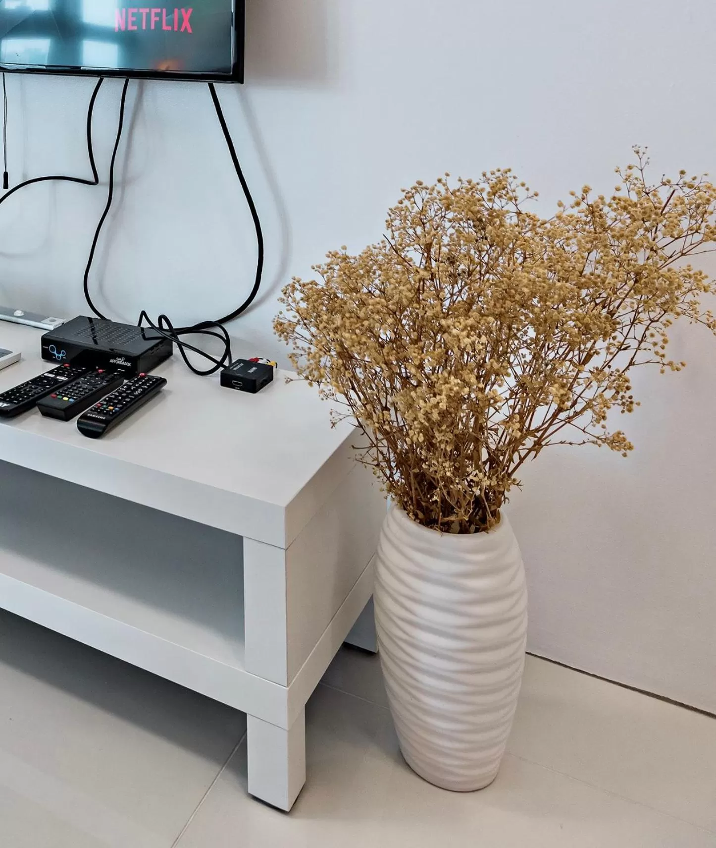 TV and multimedia in 1BR Suite in Uptown BGC