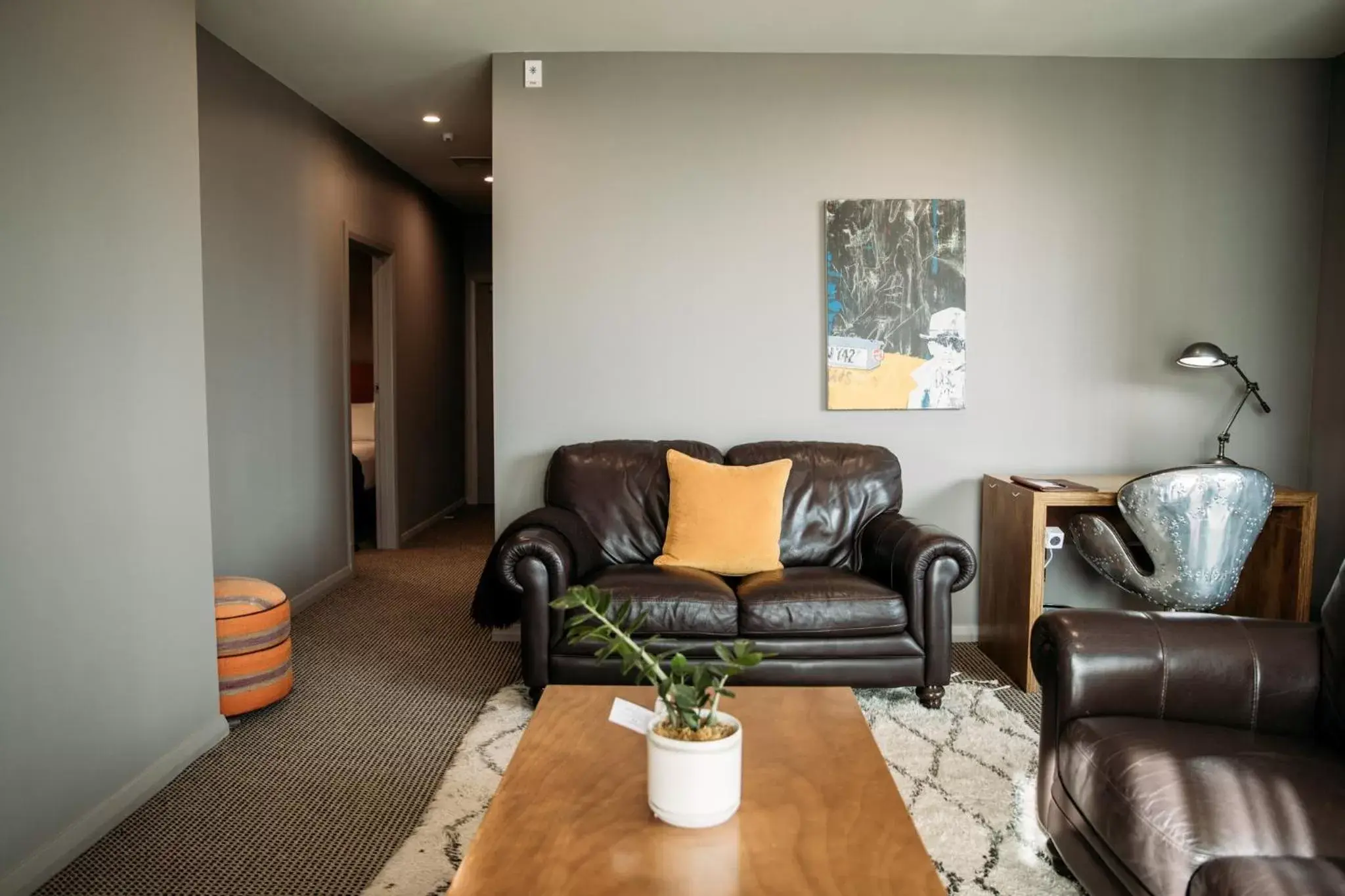 Living room, Seating Area in King and Queen Hotel Suites