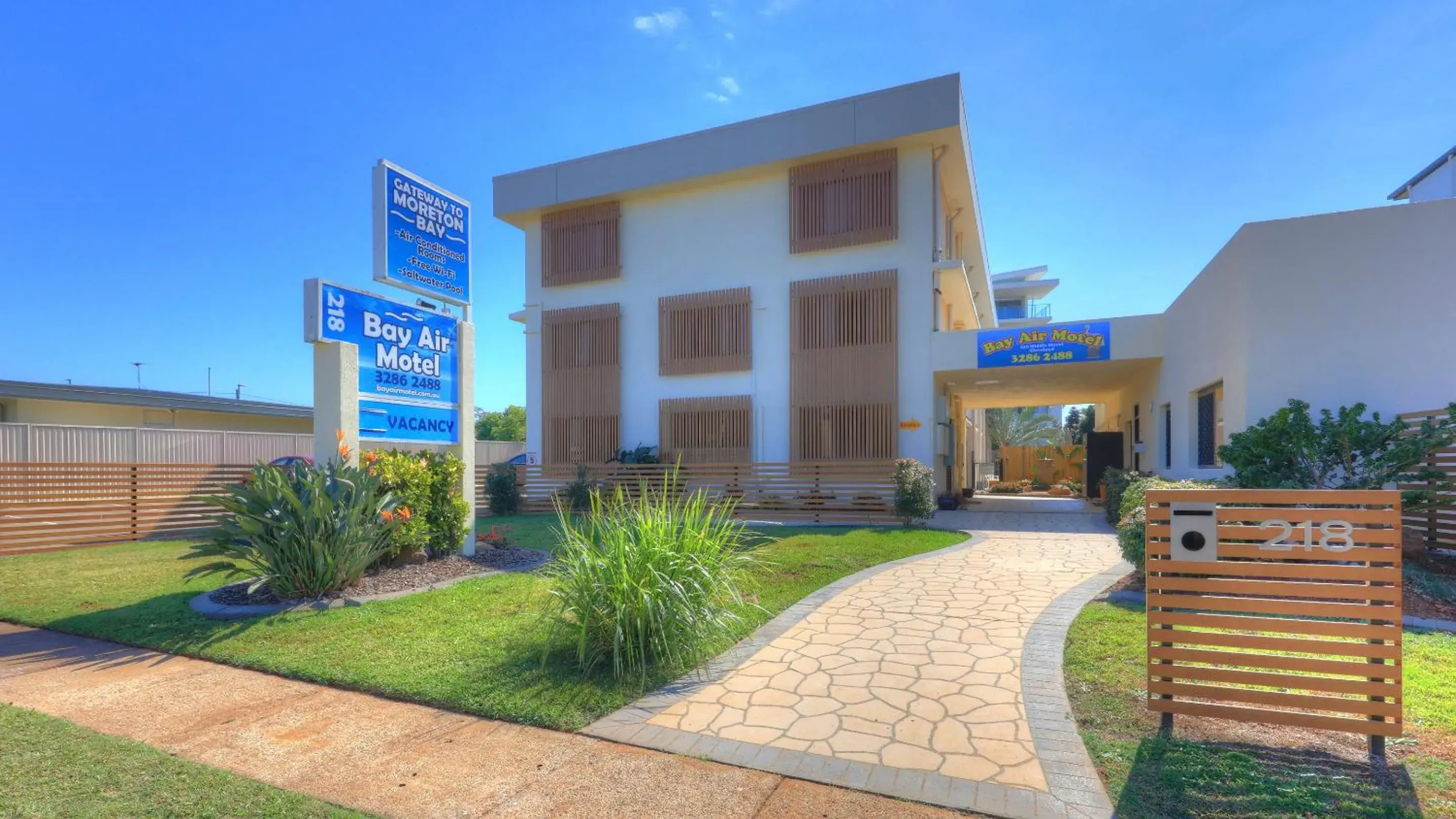 Property Building in Cleveland Bay Air Motel