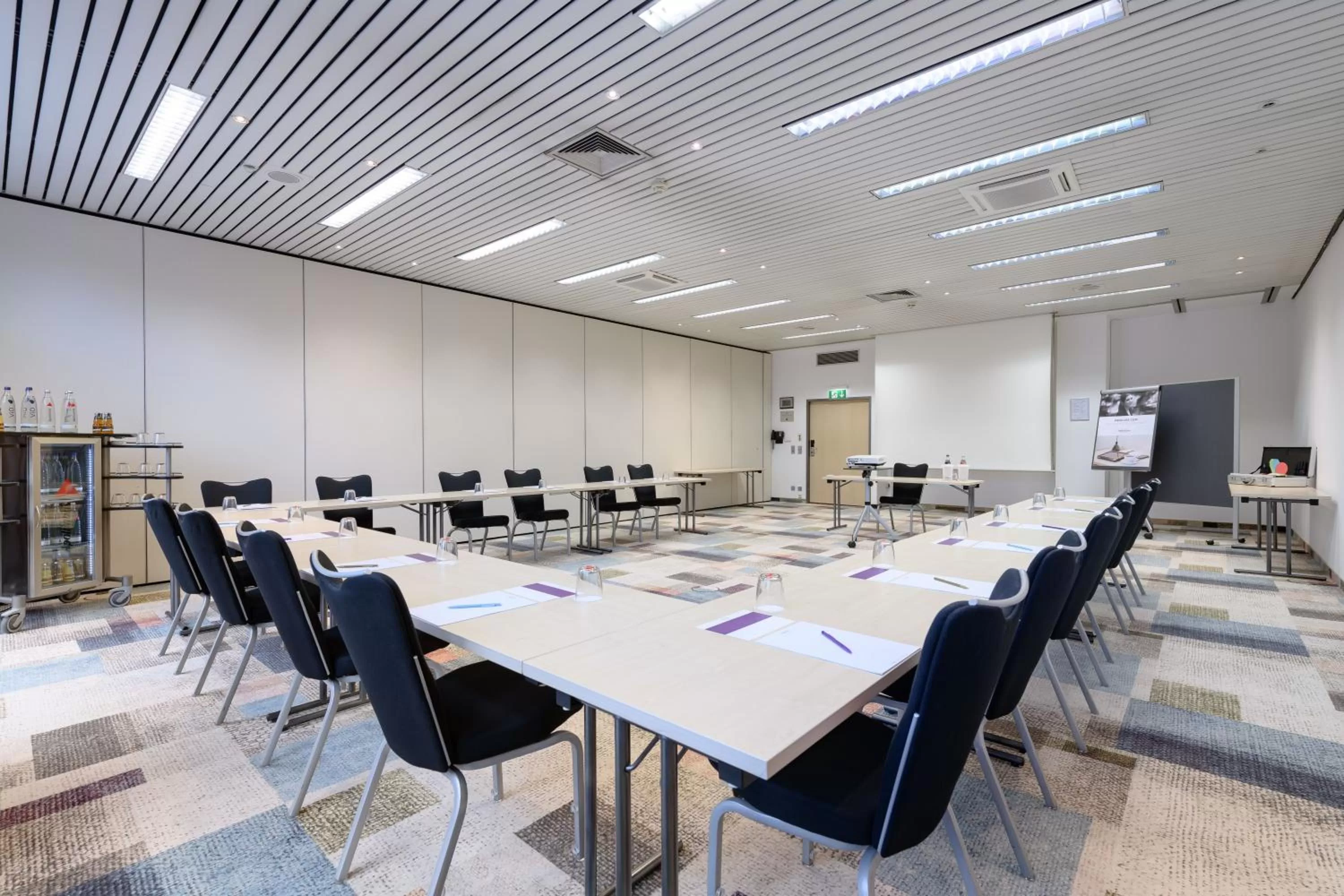 Meeting/conference room in Mercure Hotel Köln West