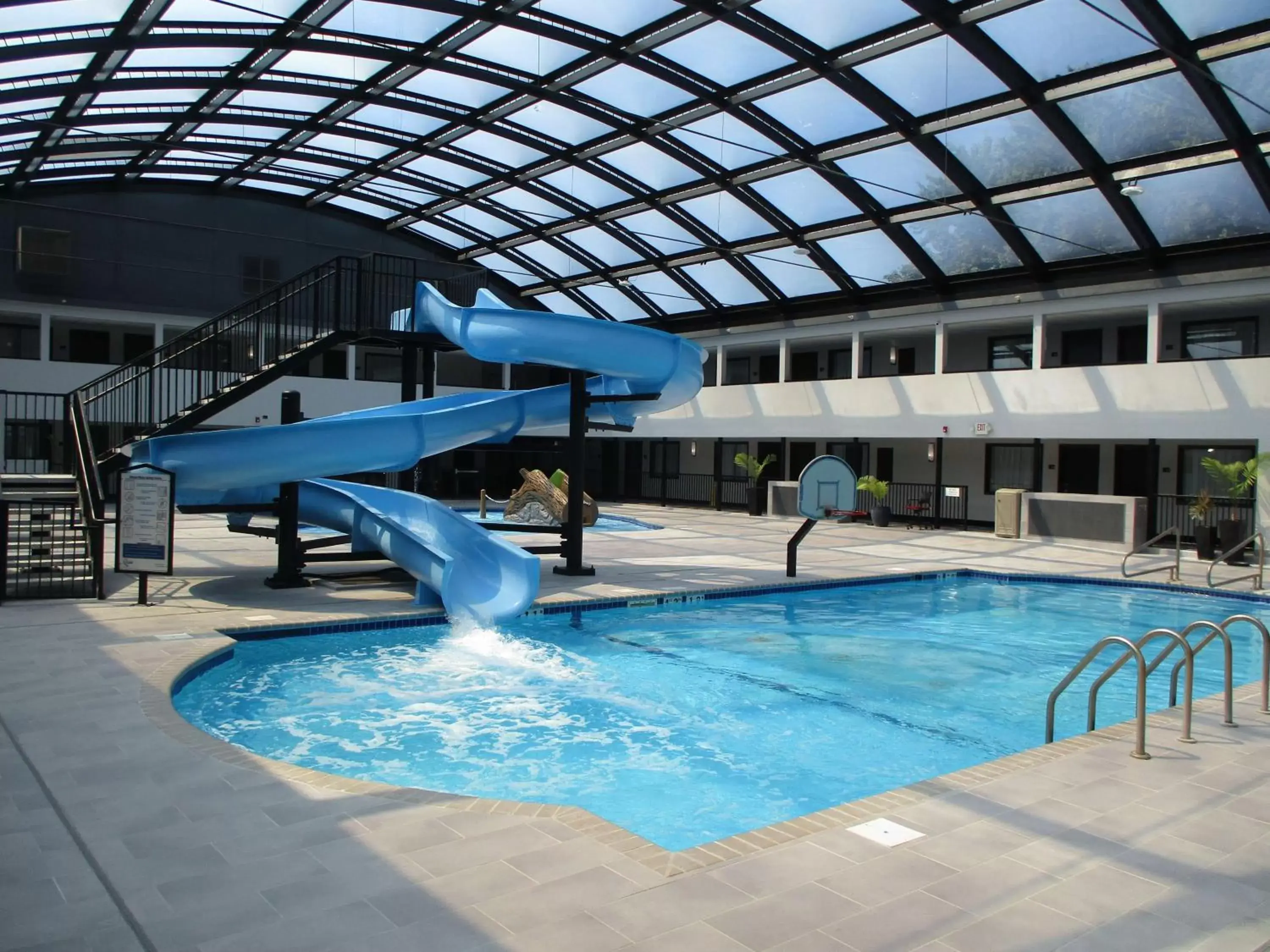 Activities, Swimming Pool in Best Western Rochester Hotel Mayo Clinic Area/ St. Mary's