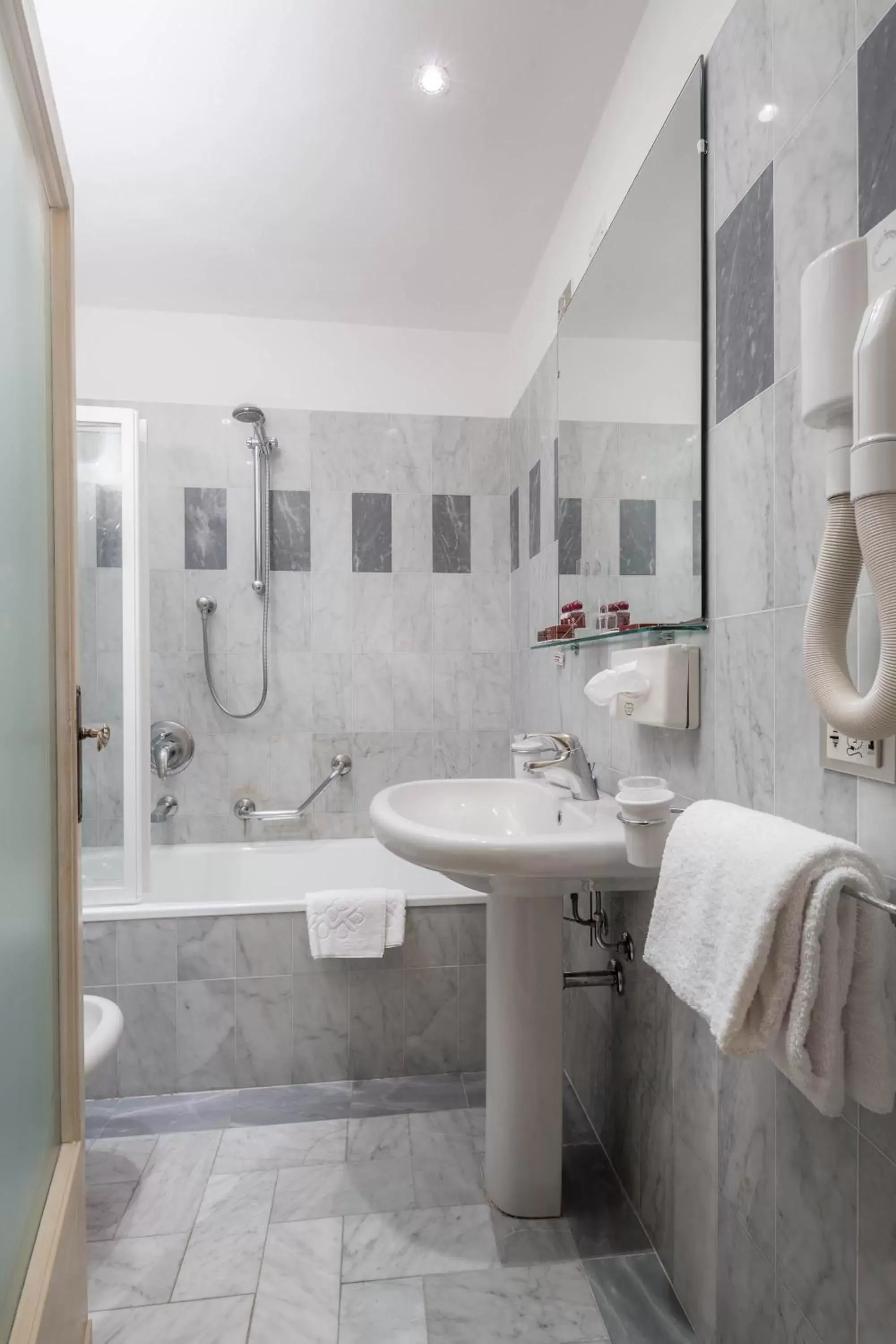 Shower, Bathroom in Hotel Palazzo dal Borgo