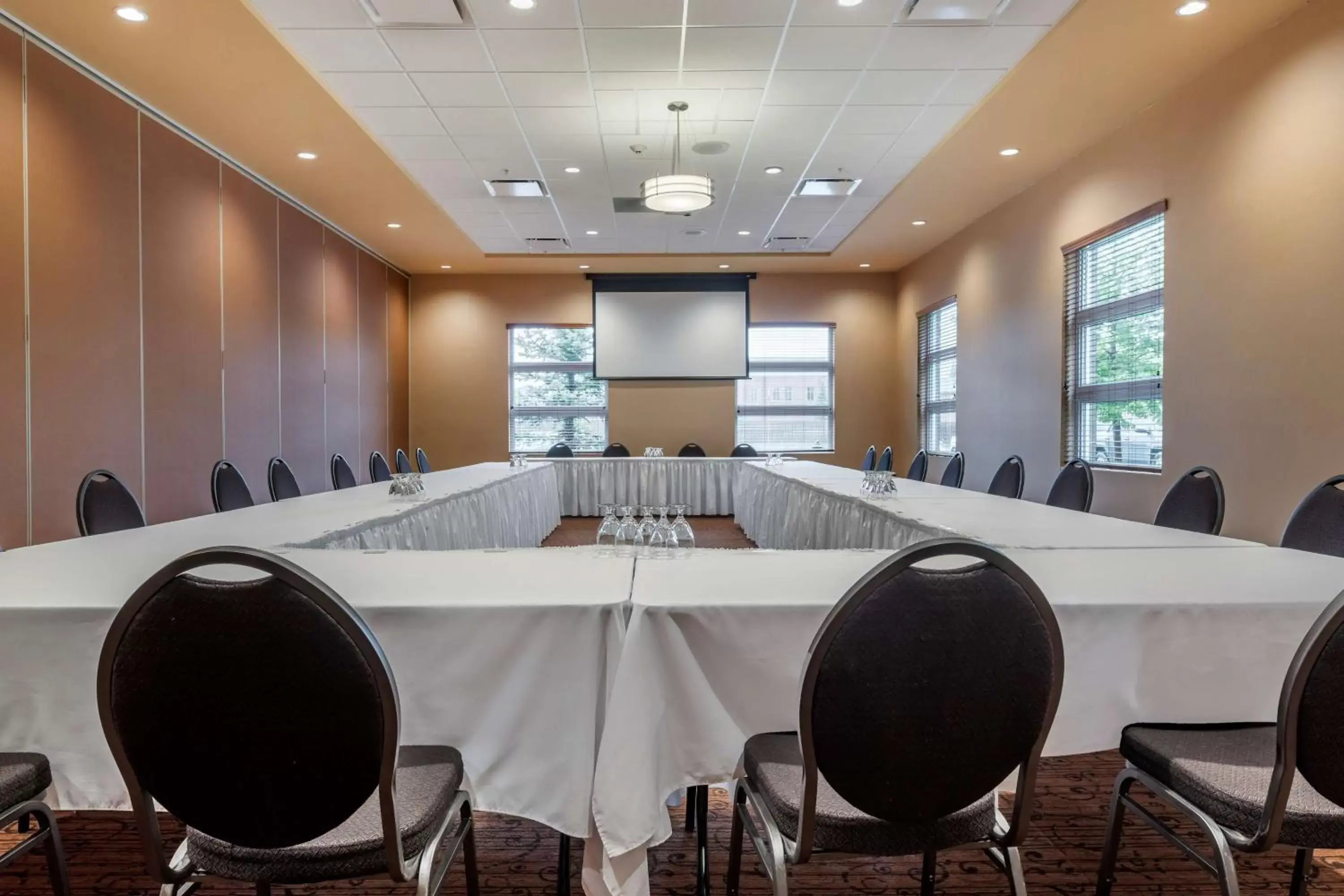 Meeting/conference room in Best Western Plus, Bathurst Hotel & Suites