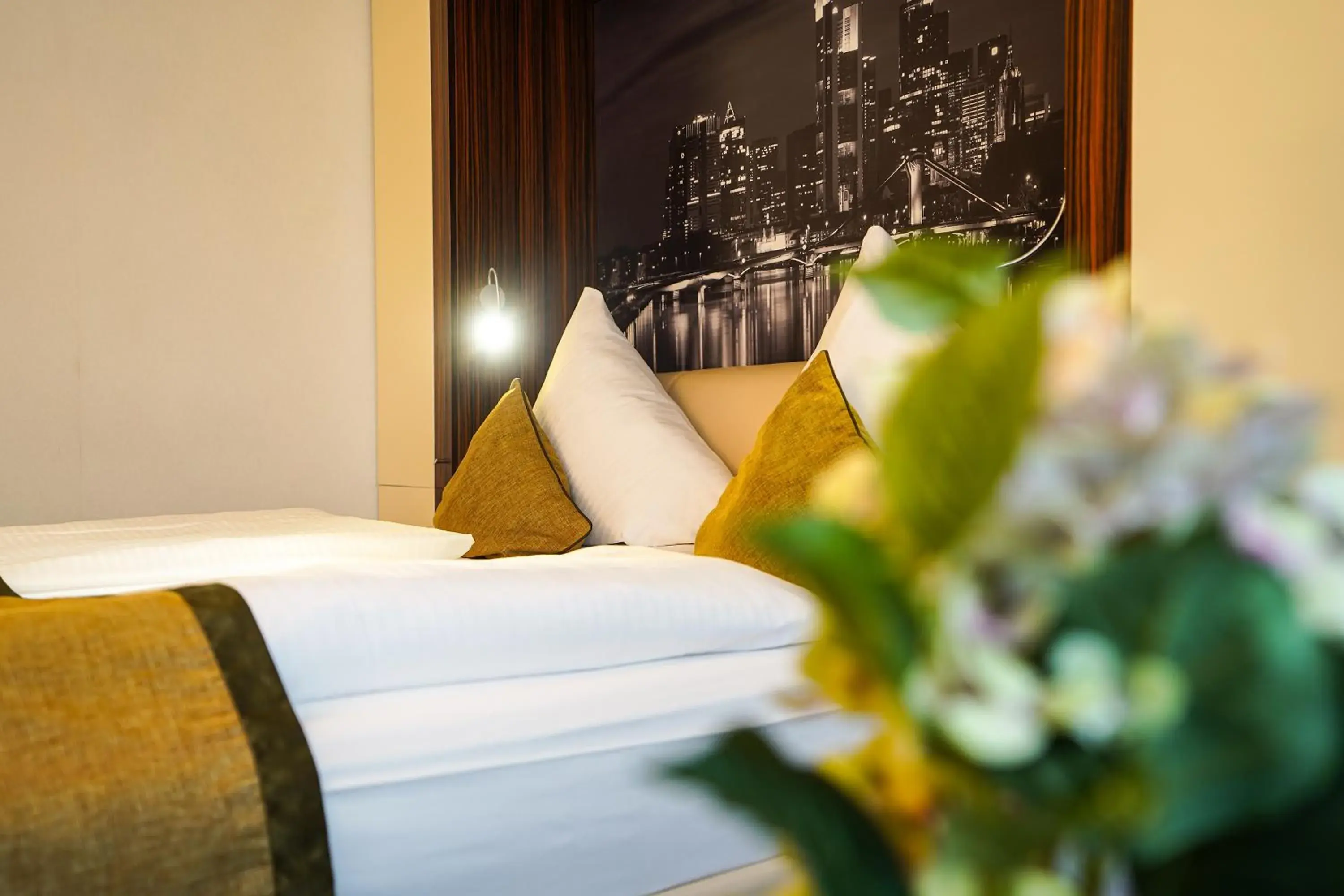 Bed in Hotel Scala Frankfurt City Centre