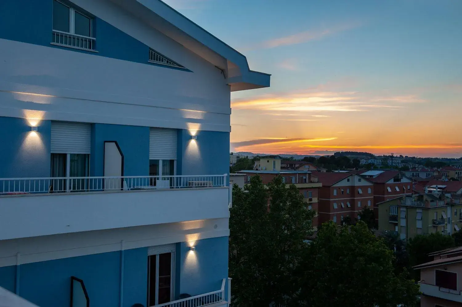 City view, Sunrise/Sunset in Hotel Mondial