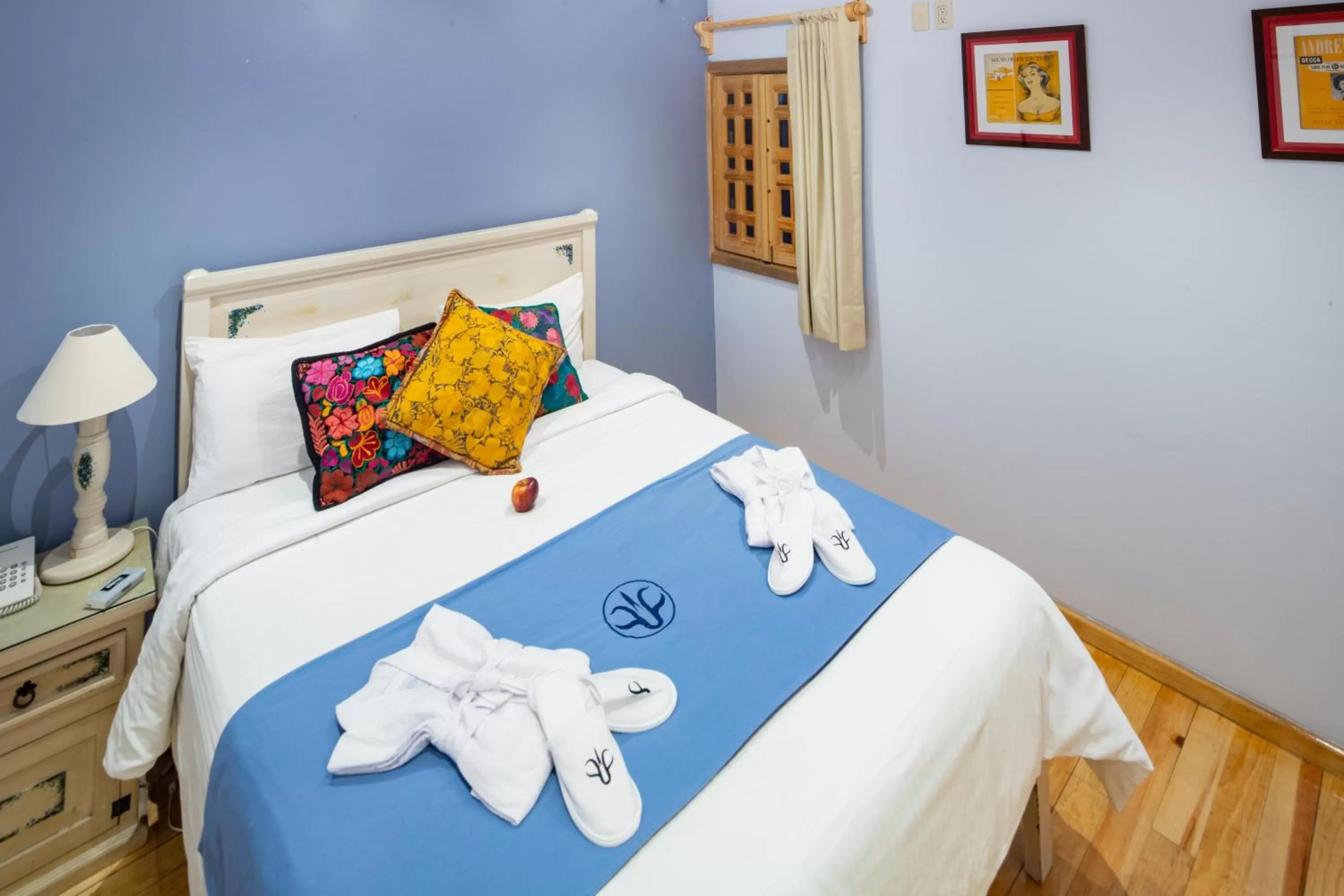 Photo of the whole room, Bed in Hotel Parque México Suites at Condesa