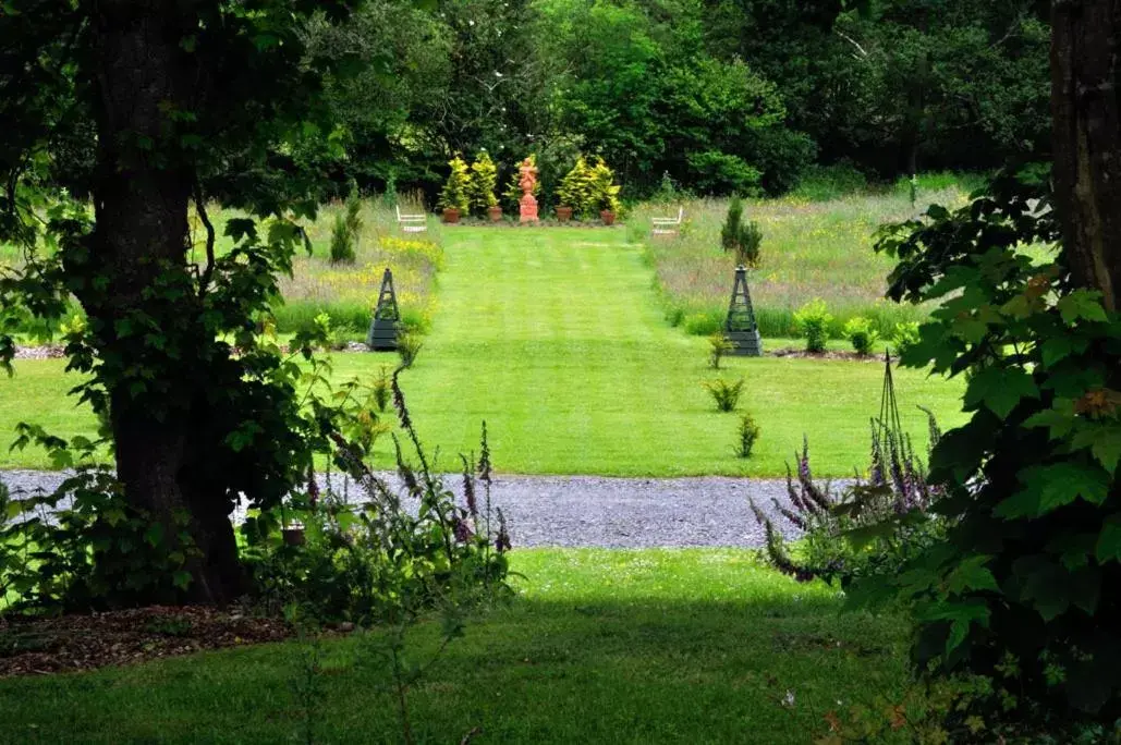 Garden in Penbontbren Luxury Bed and Breakfast