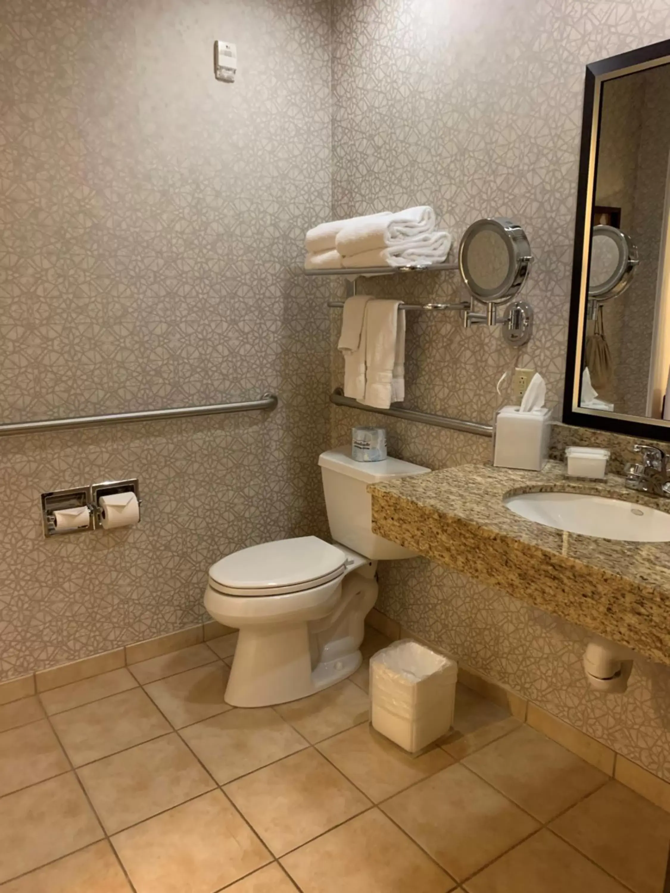 Bathroom in Best Western Premier Bridgewood Hotel Resort