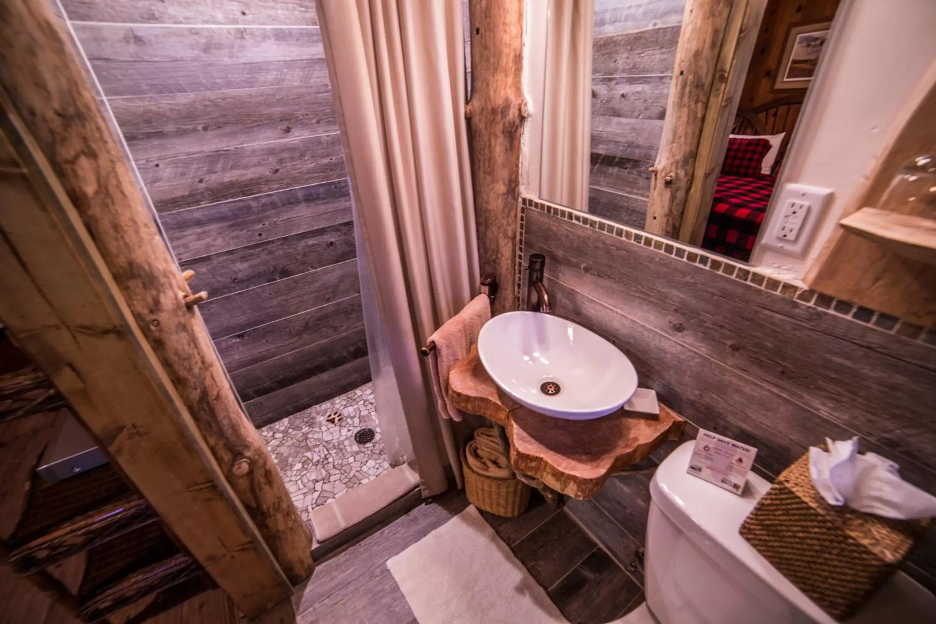 Bathroom in Cottage Inn At Lake Tahoe