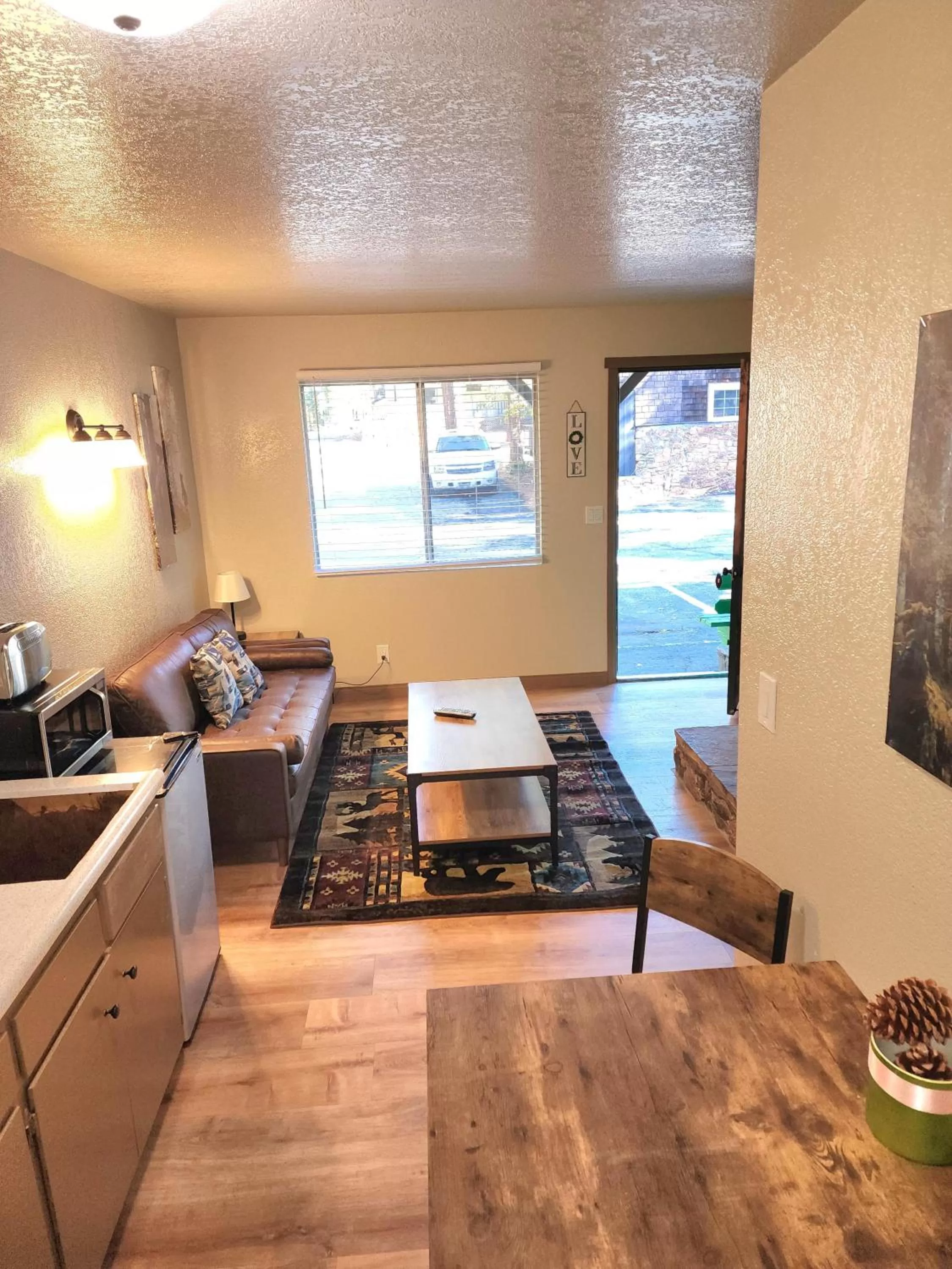 Photo of the whole room in Black Forest Lodge