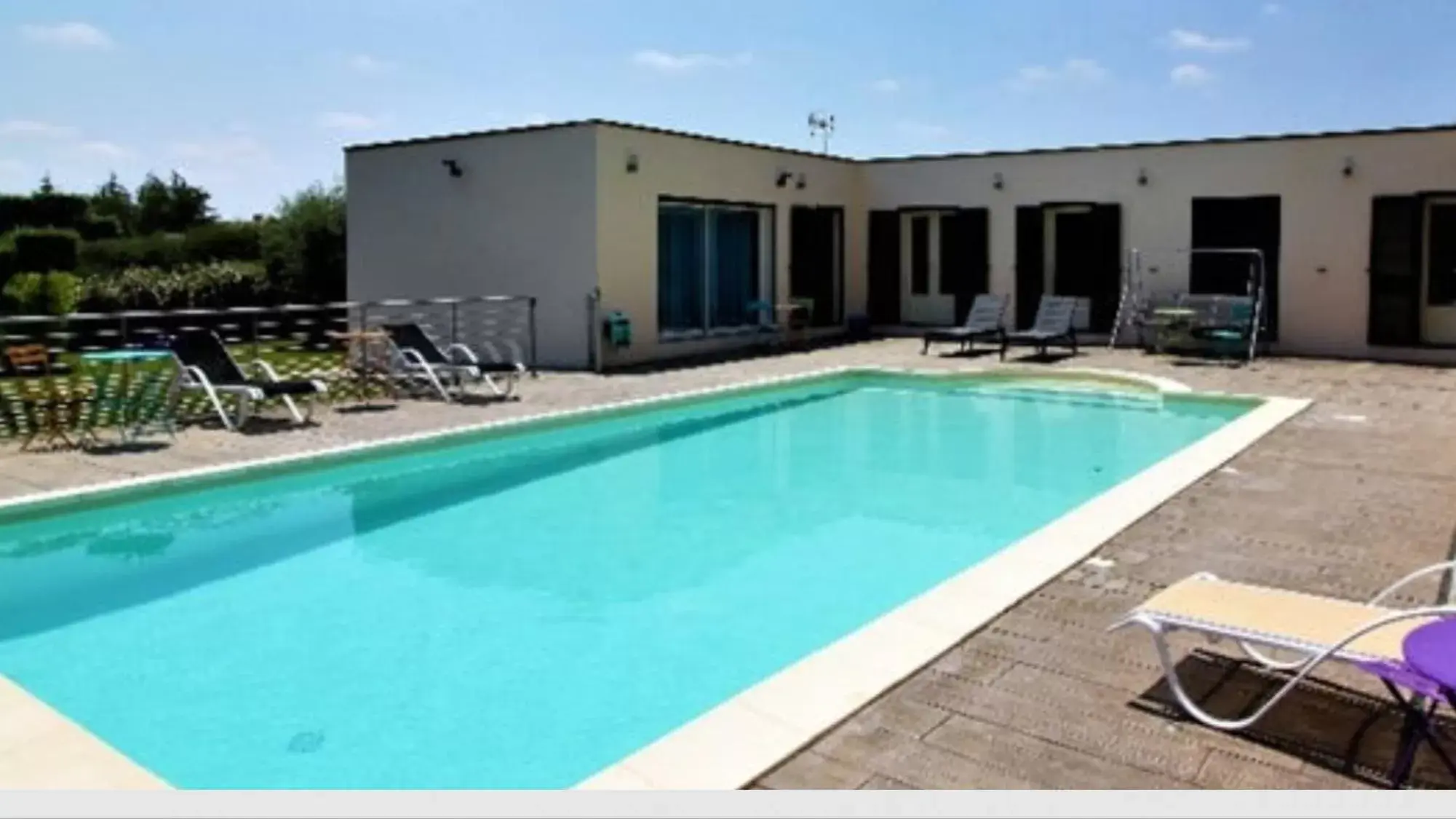 Swimming Pool in Chambres d'hôtes Bed and Breackfast Les Piscines