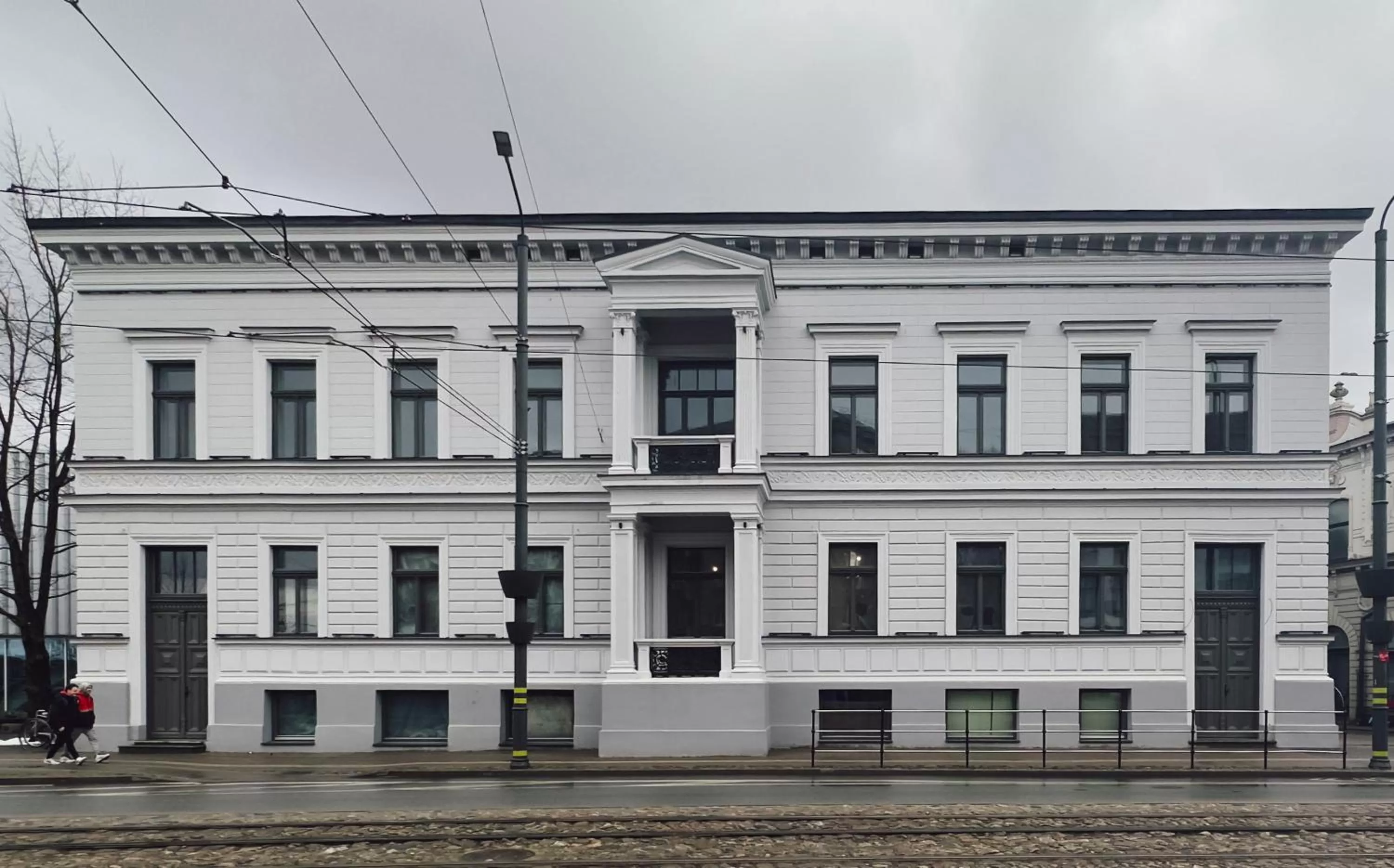 Roze Center Apartments