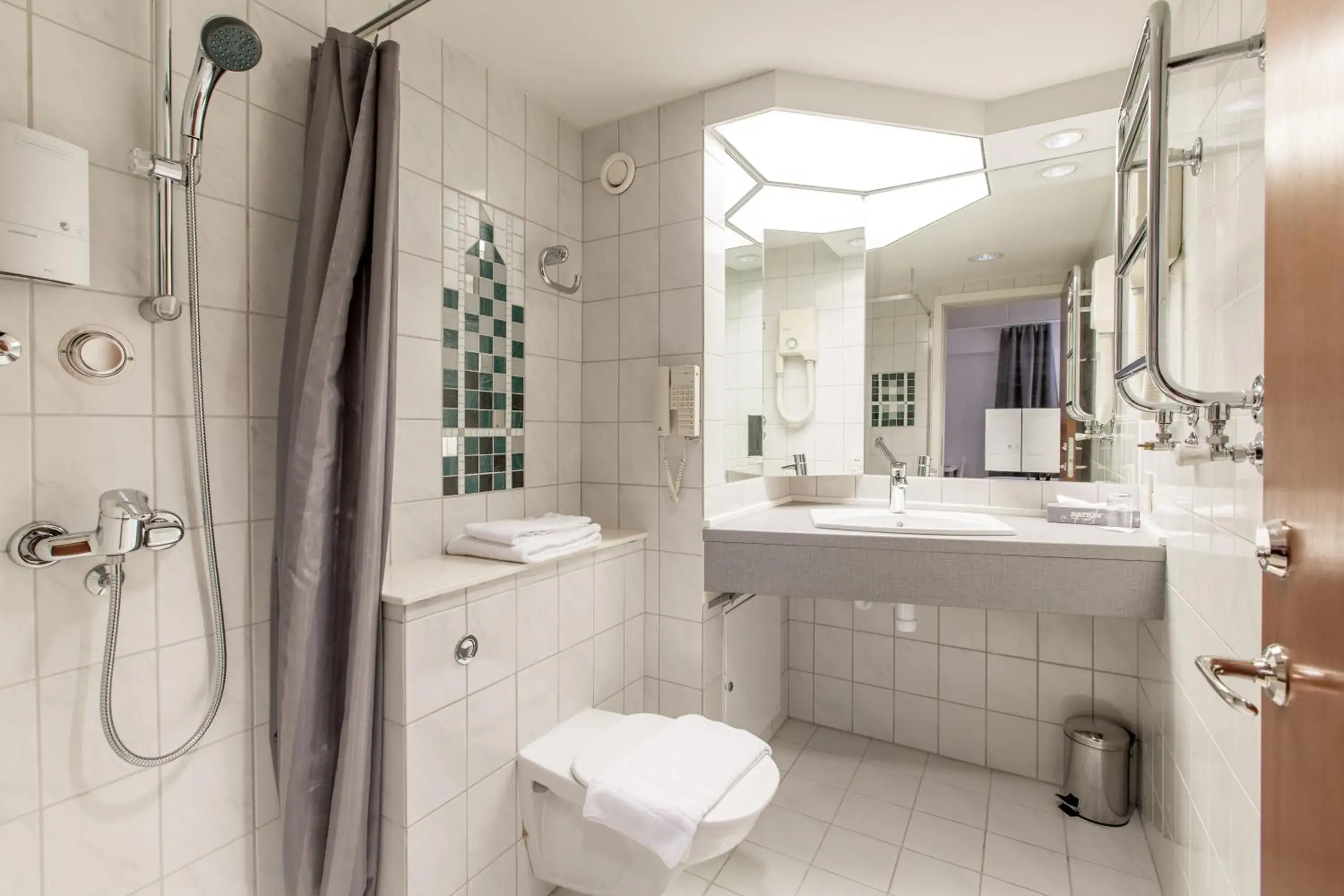 Toilet, Bathroom in Best Western Plus Hotel Plaza