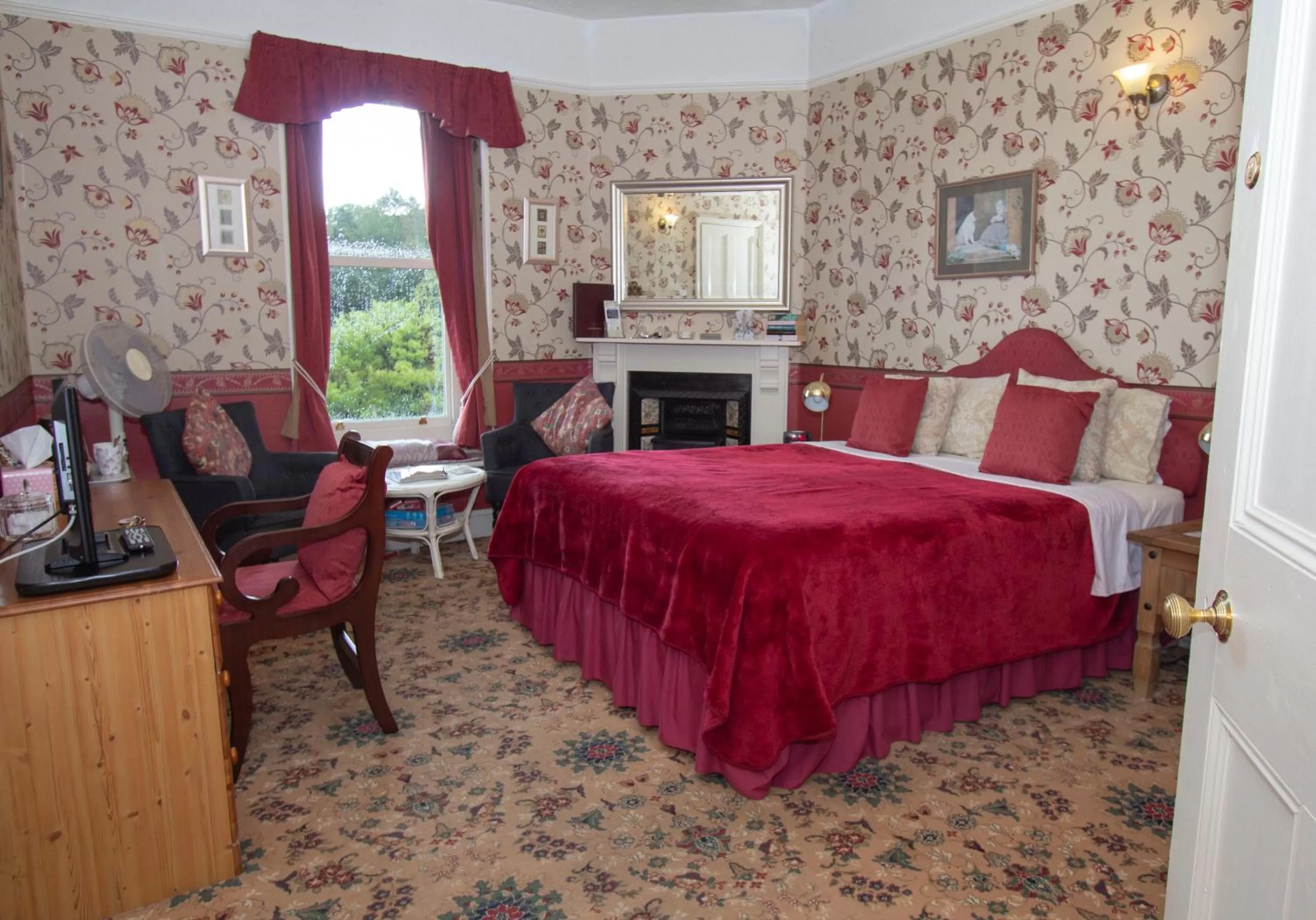 View (from property/room), Bed in Penrose Bed & Breakfast
