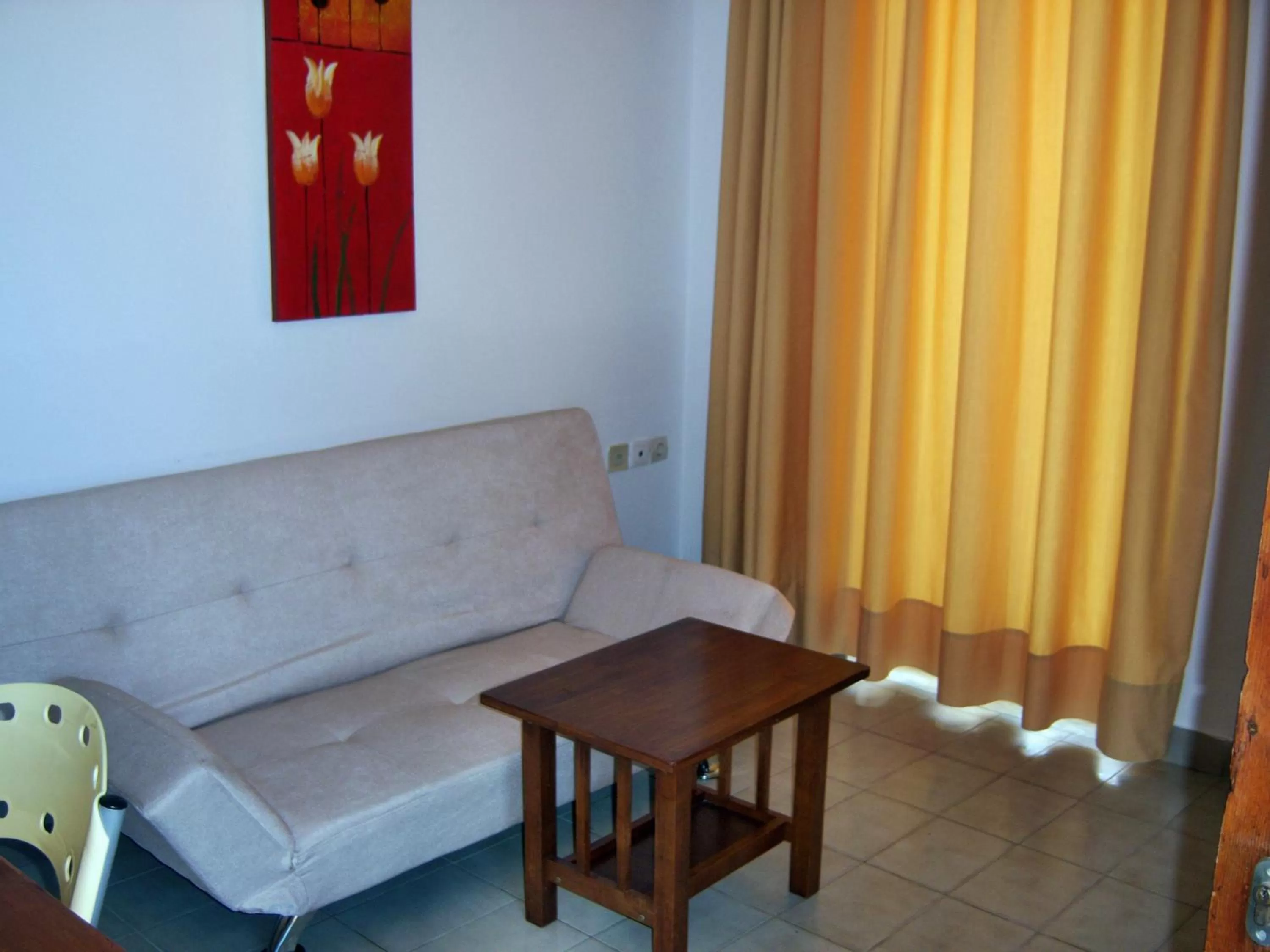 Kitchen or kitchenette in Fantasia Hotel Apartments