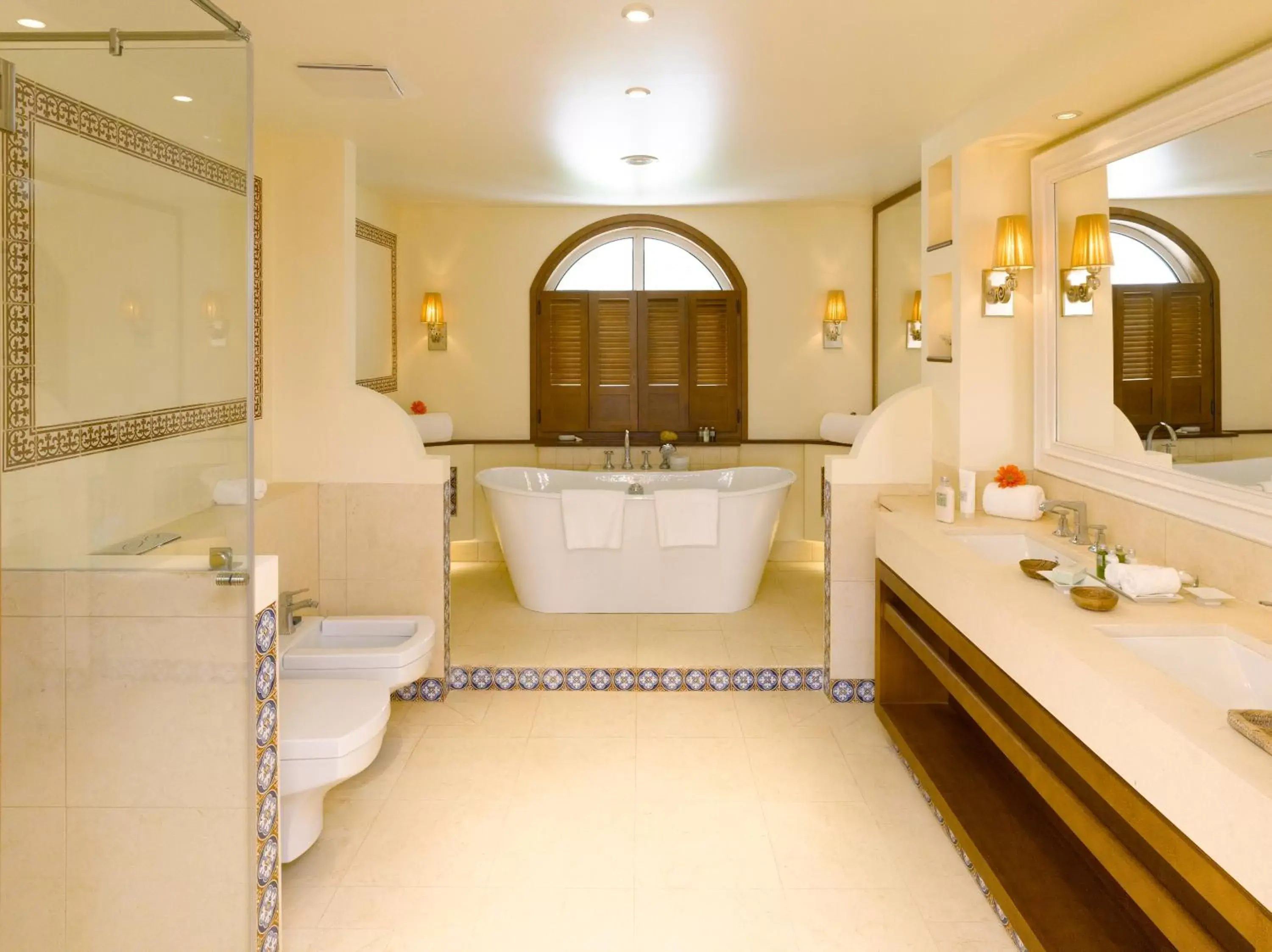 Bathroom in Vila Vita Parc Resort & Spa