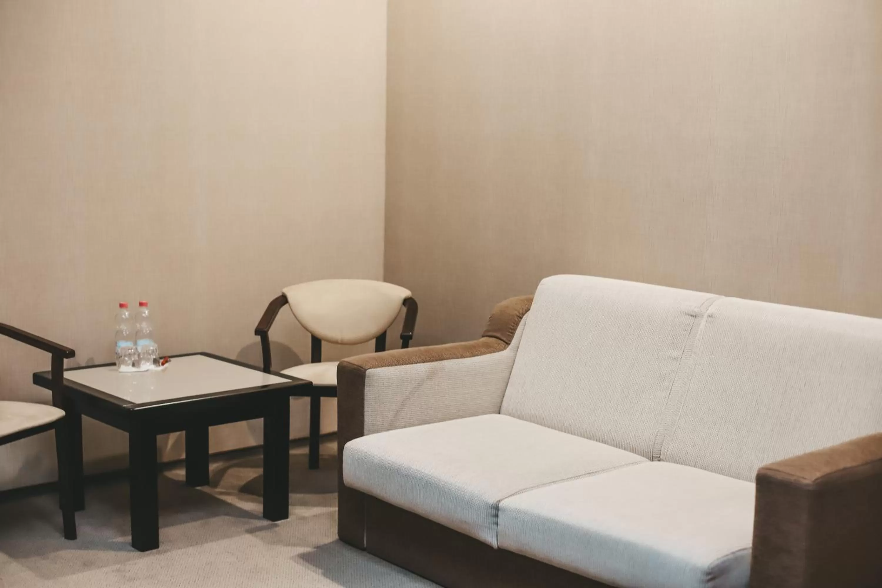 Shower in Georg Palace Hotel