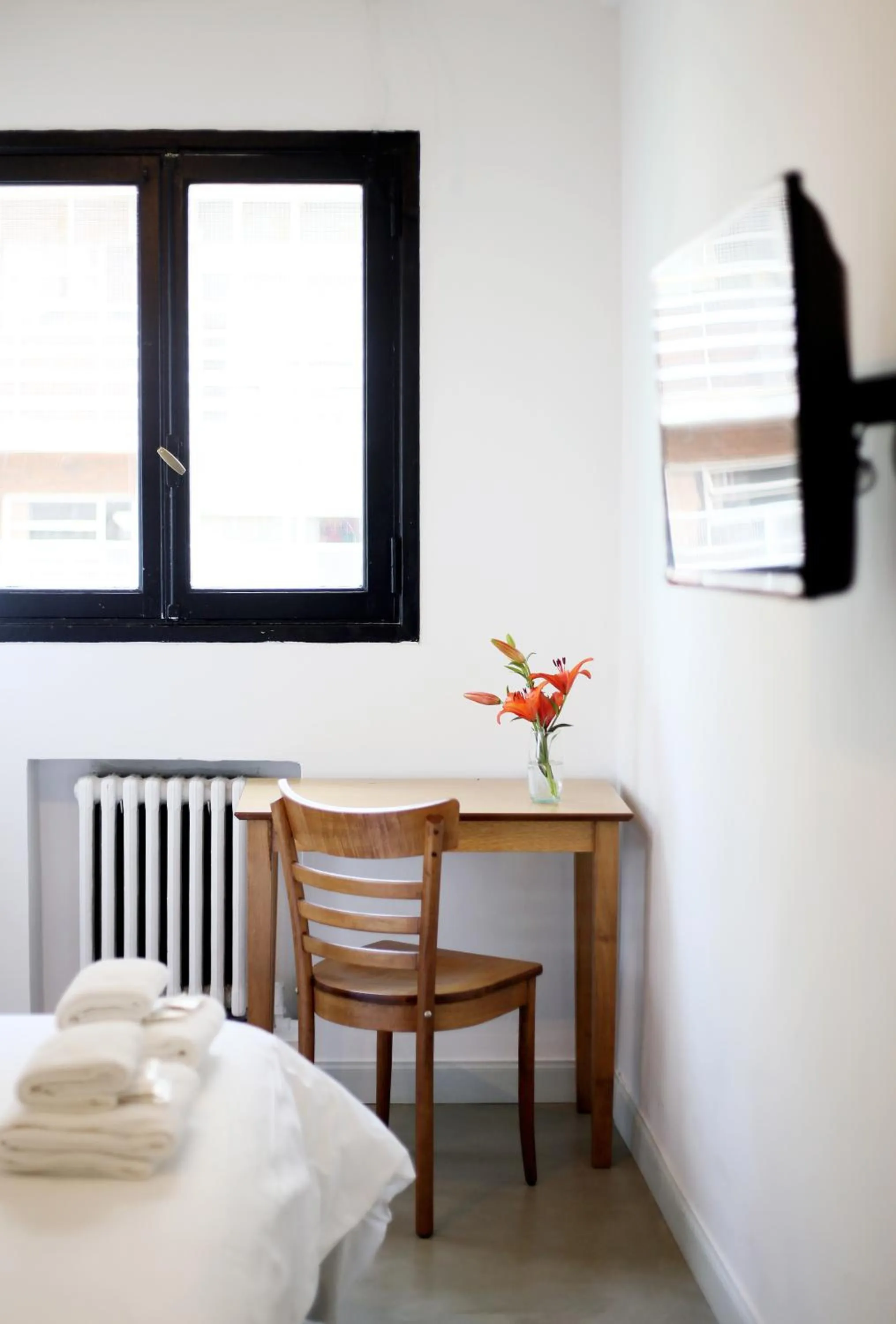 TV and multimedia, Bed in Art Factory Soho