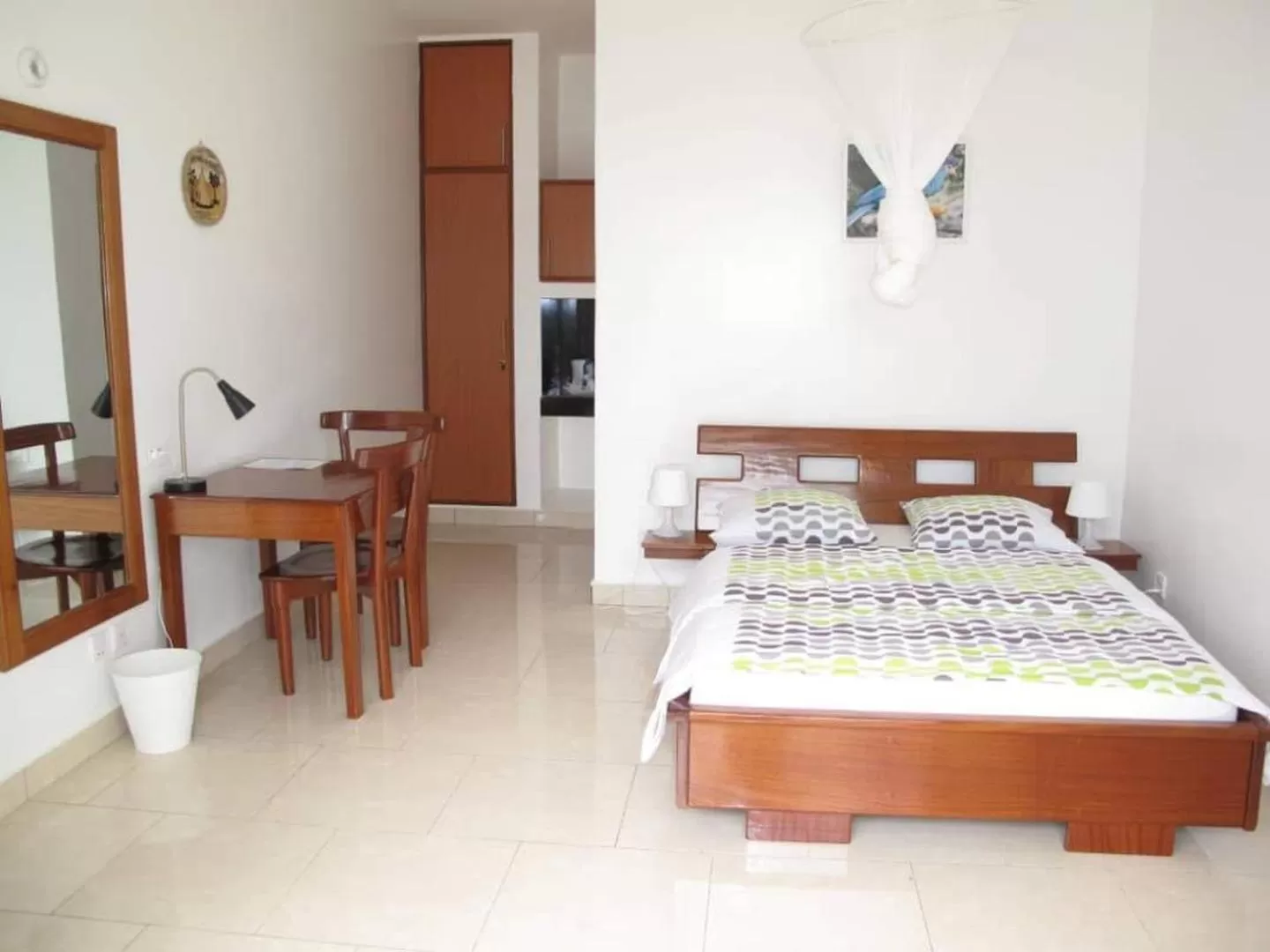 Decorative detail, Bed in Hôtel Maisons-Sifa