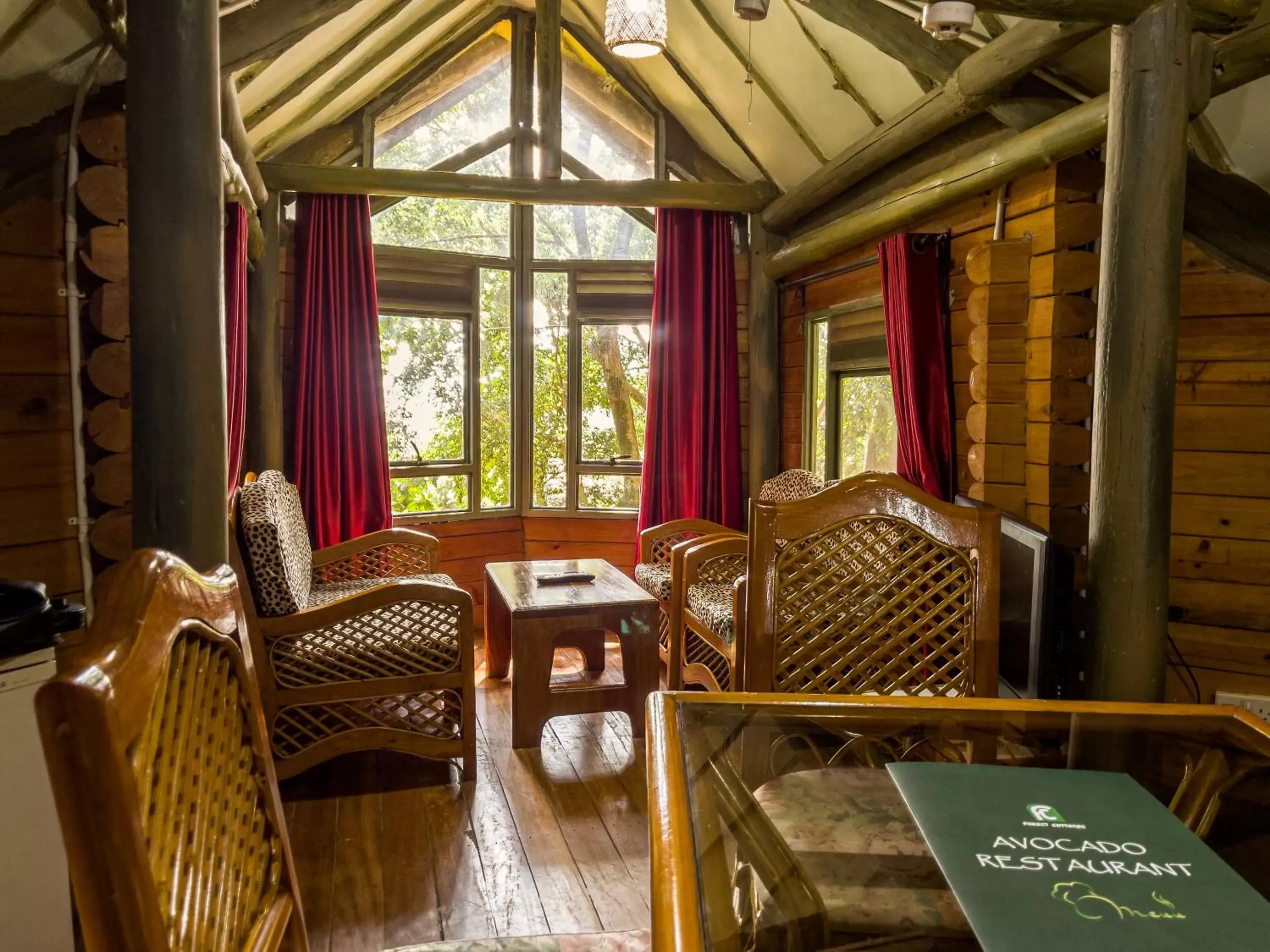 TV and multimedia, Seating Area in Forest Cottages