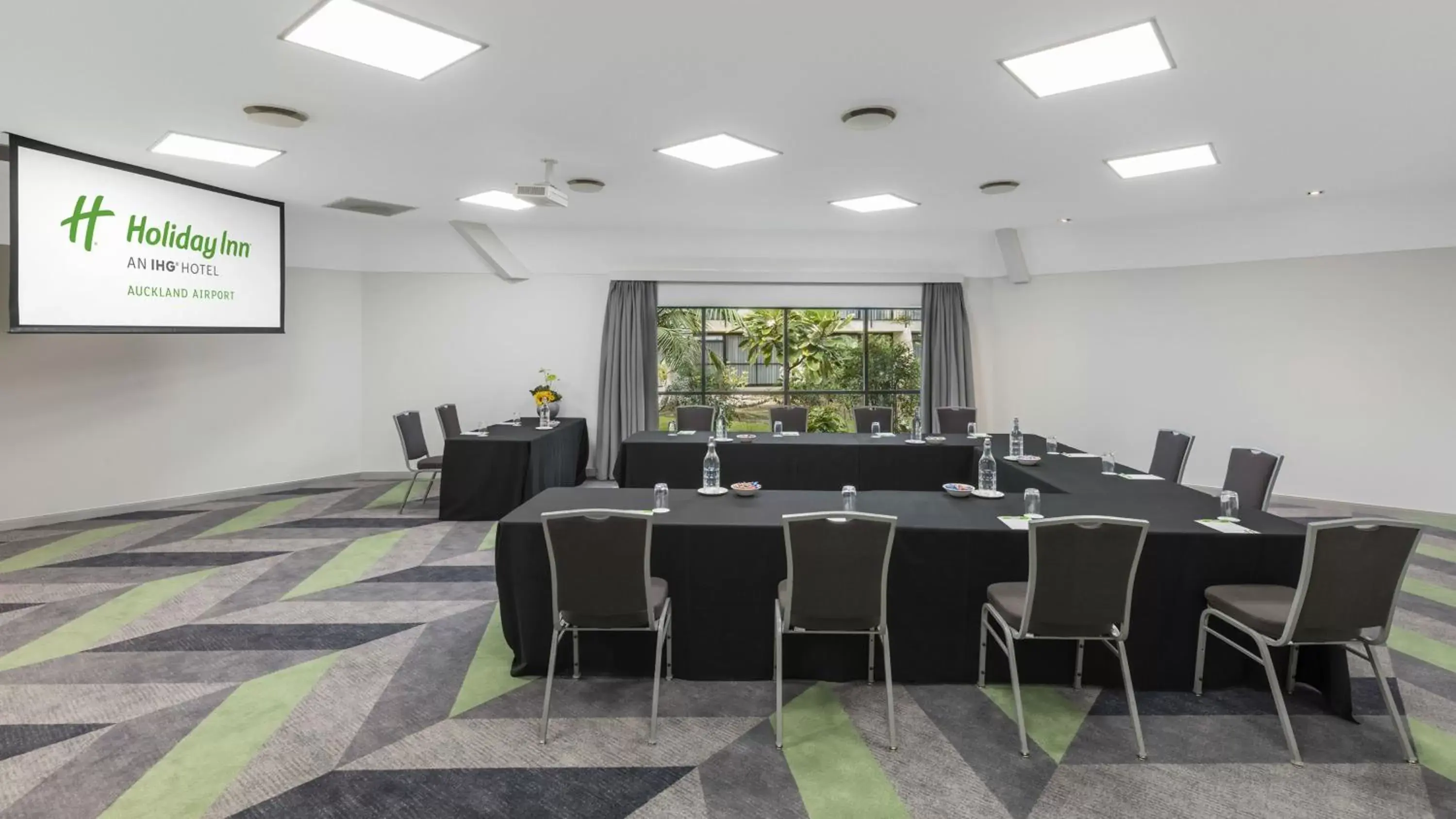 Meeting/conference room in Holiday Inn Auckland Airport, an IHG Hotel