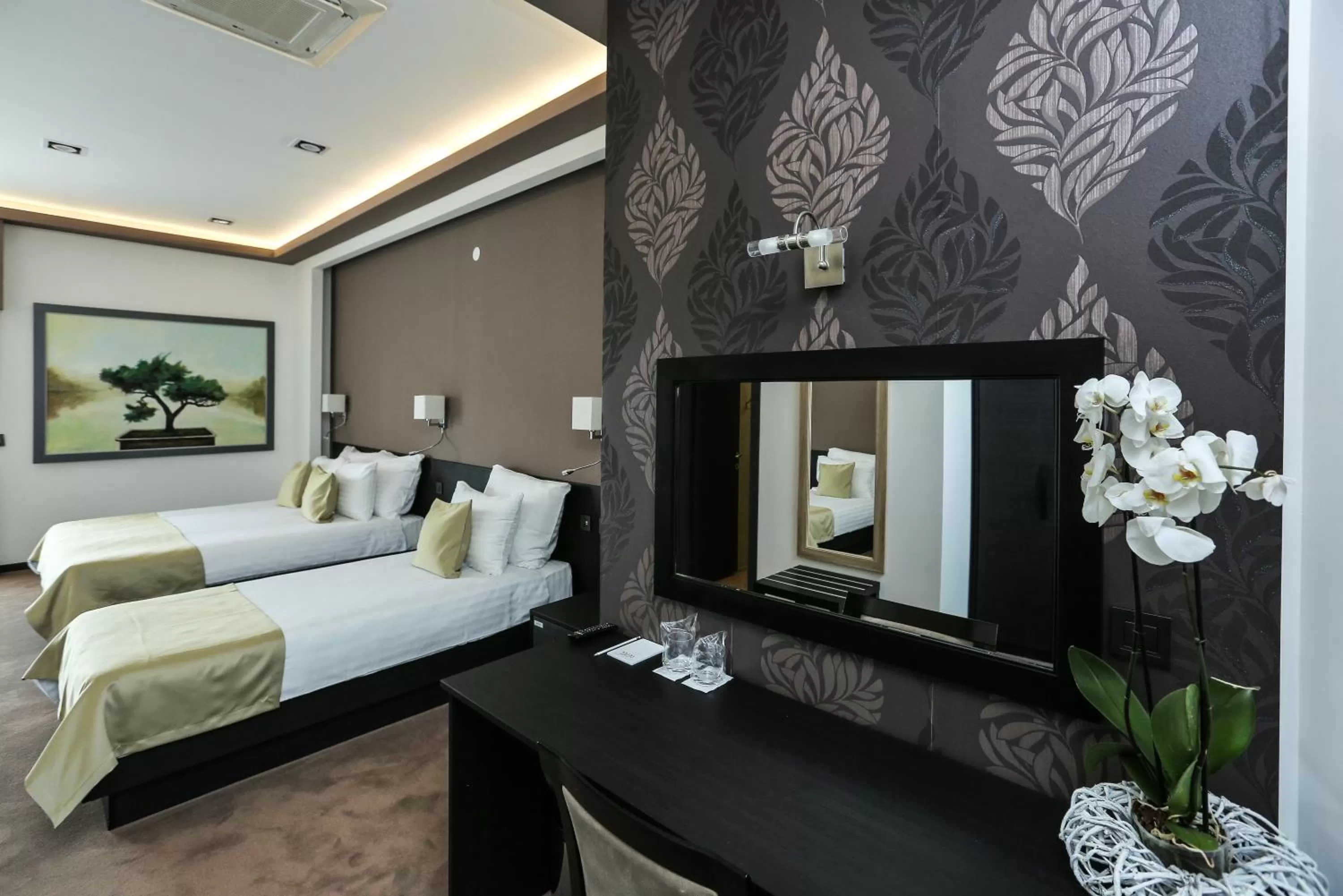 Bed in Garni Hotel Zen free parking