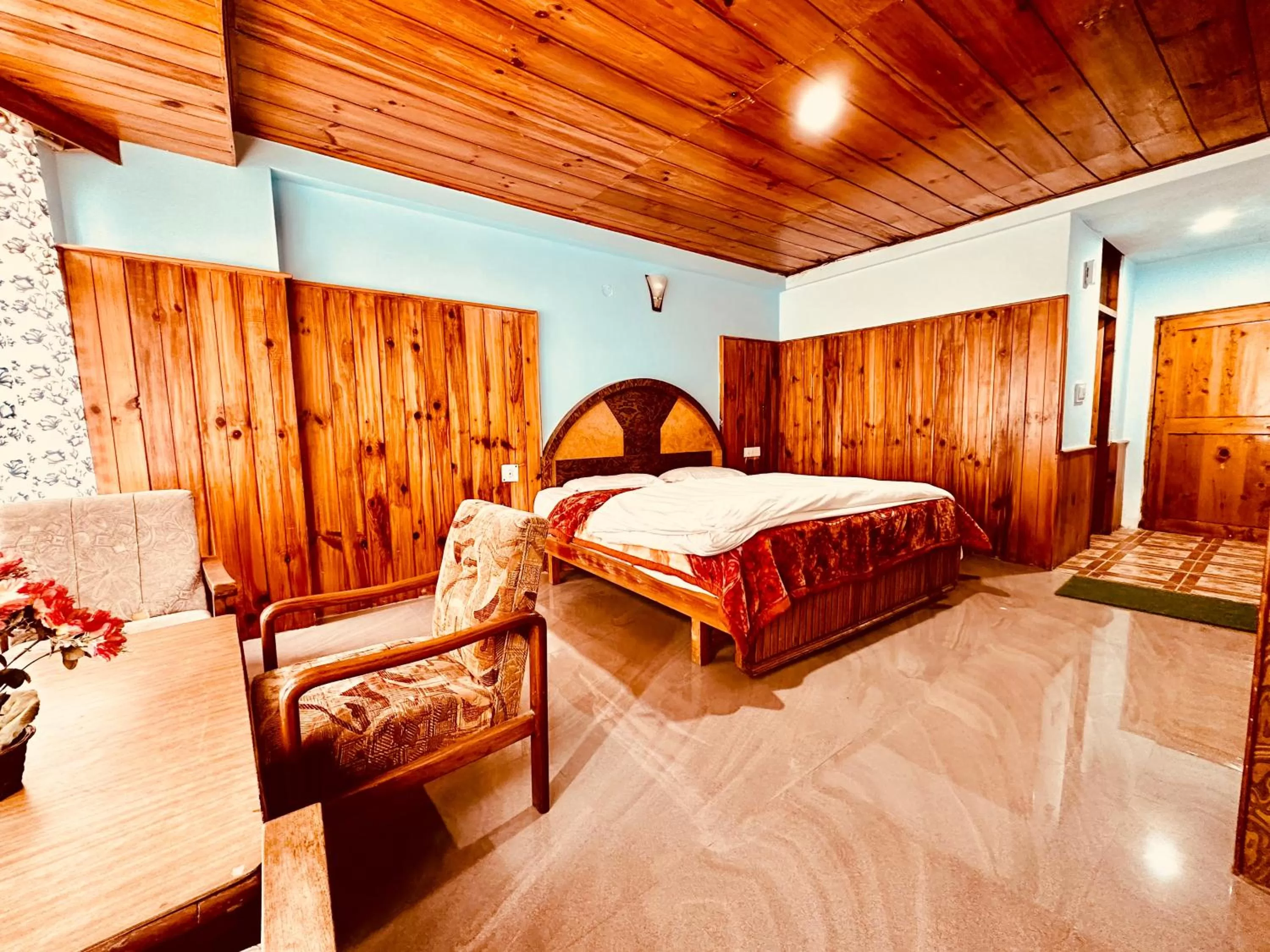 Bedroom, Bed in Hotel D Kanchan Manali