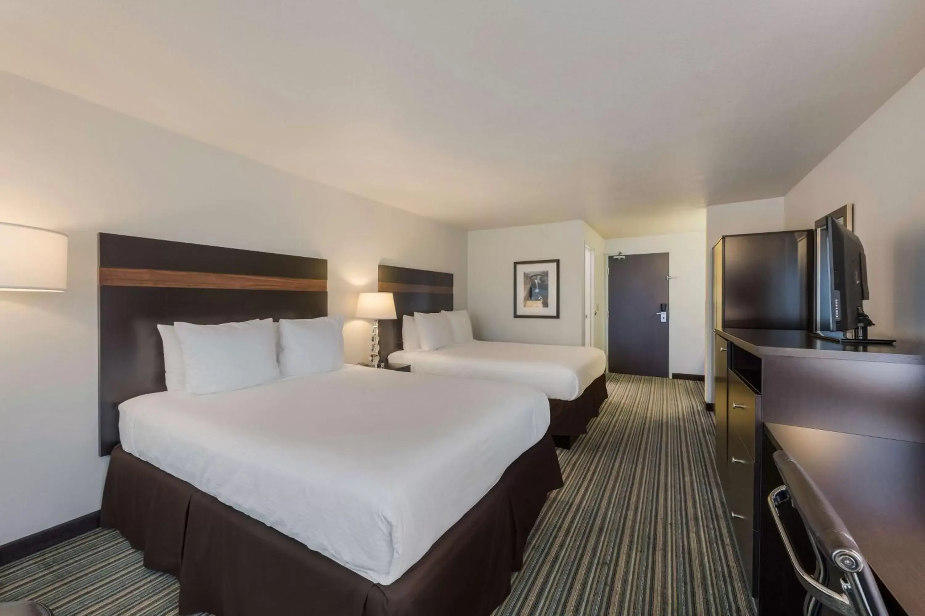 Bedroom, Bed in Best Western Alderwood