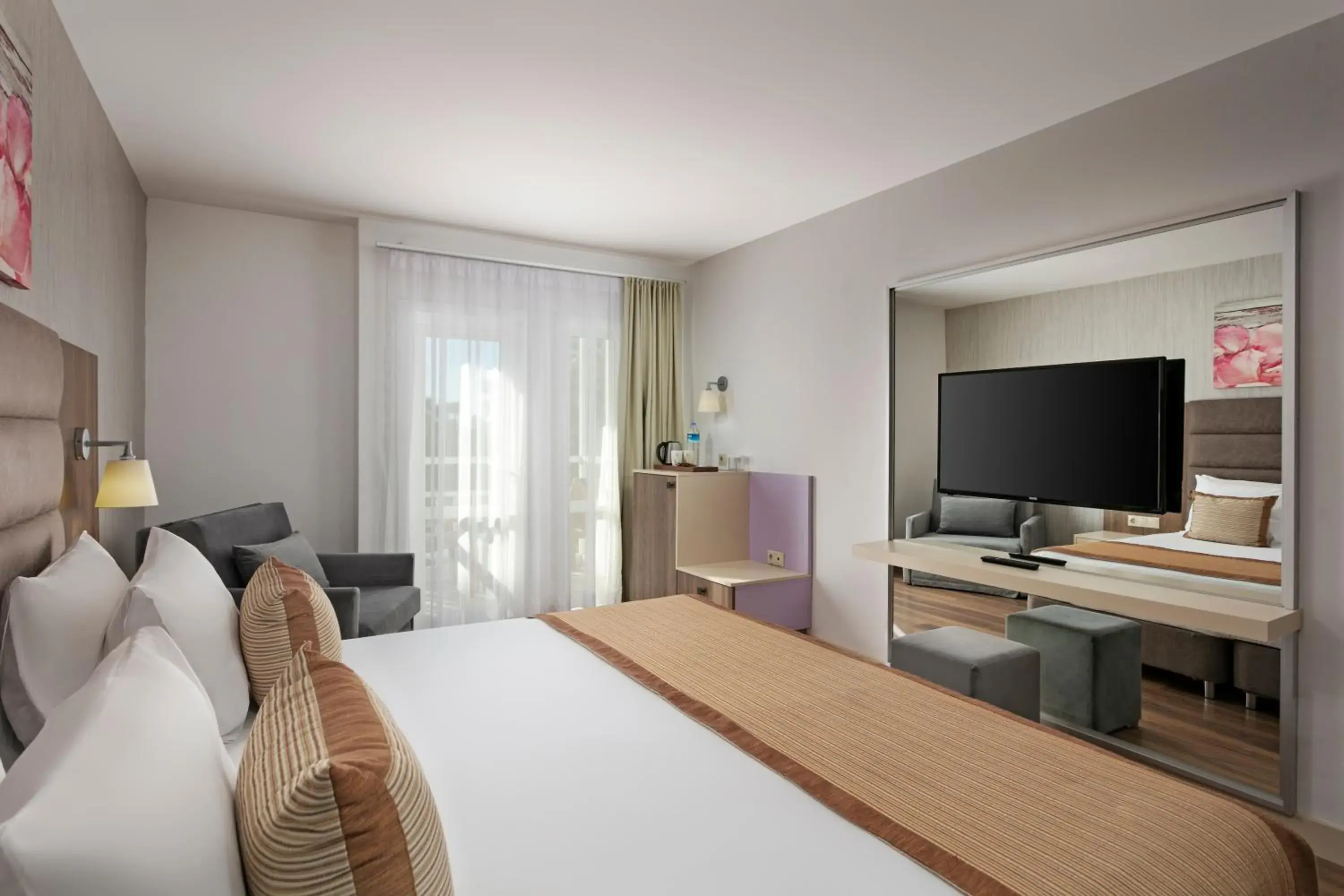 Bedroom, TV/Entertainment Center in Seven Seas Hotel Blue - Ultra All Inclusive