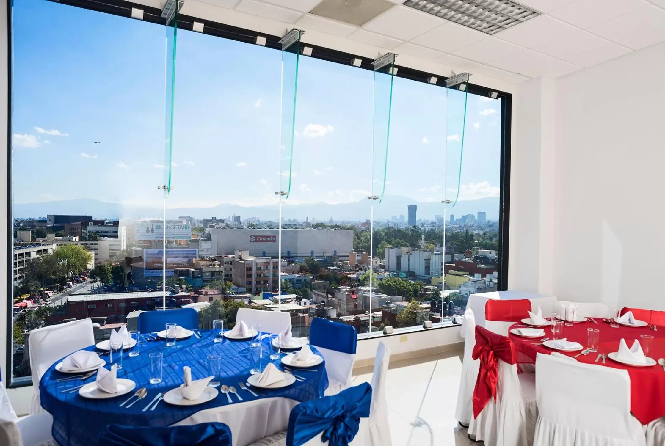 Meeting/conference room, Restaurant/Places to Eat in Hotel Benidorm