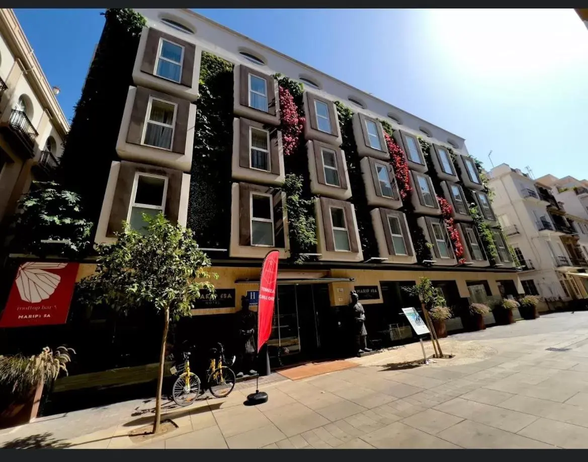 Property Building in Mariposa Hotel Malaga