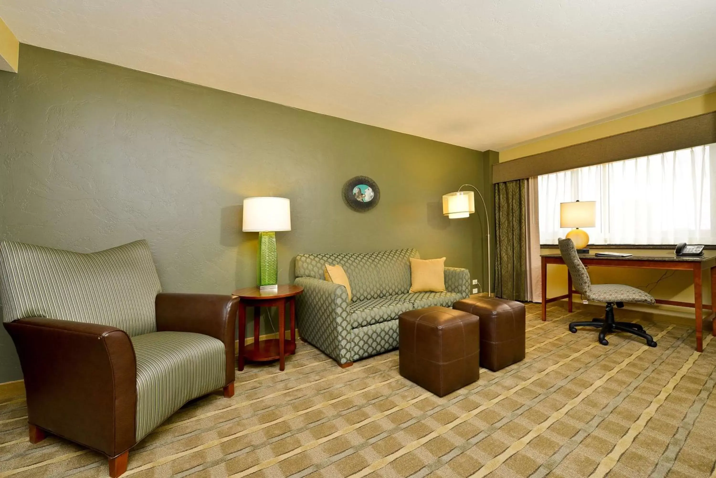 Photo of the whole room, Seating Area in Best Western Premier Waterfront Hotel & Convention Center