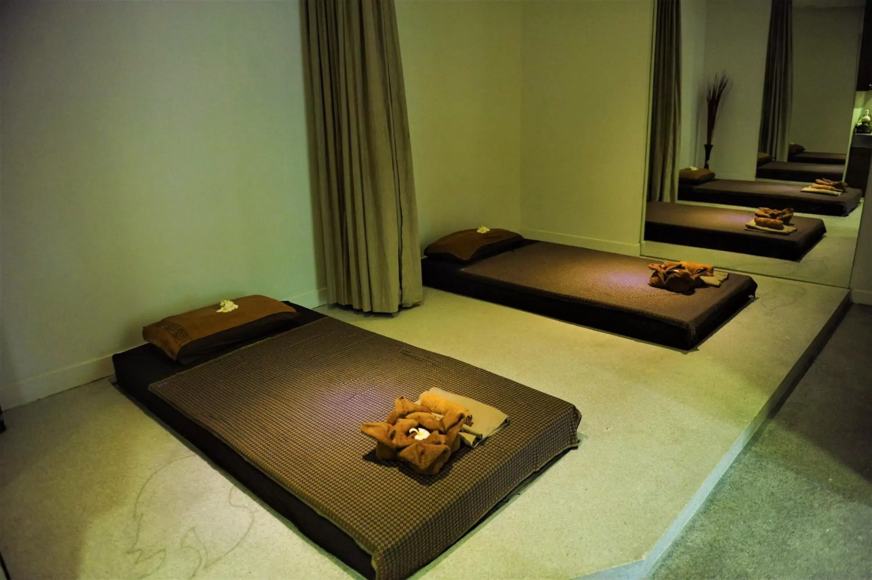 Massage, Bed in Bopha Bassac Boutique Hotel